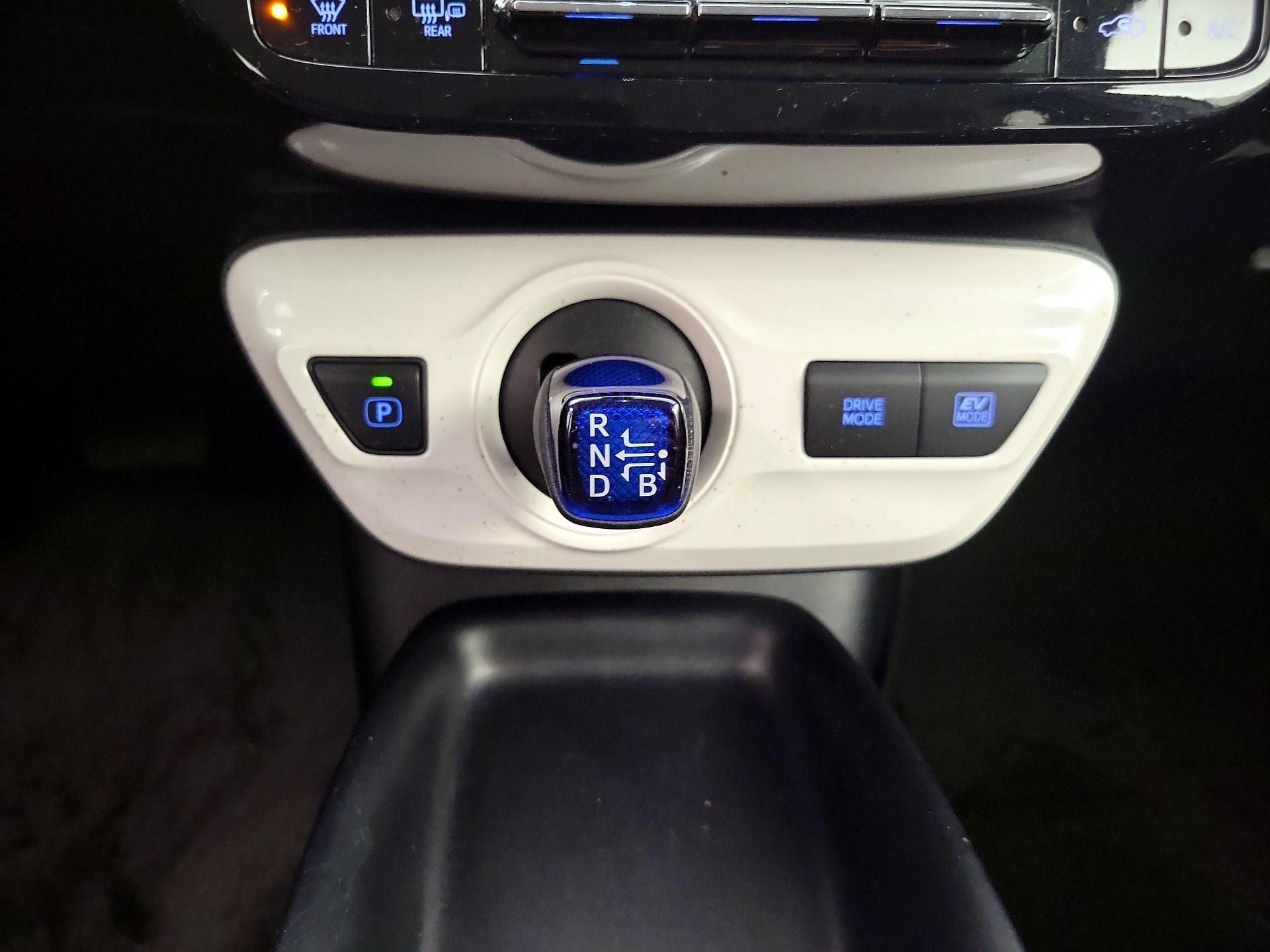 Thumbnail: 2018 Toyota Prius - 17