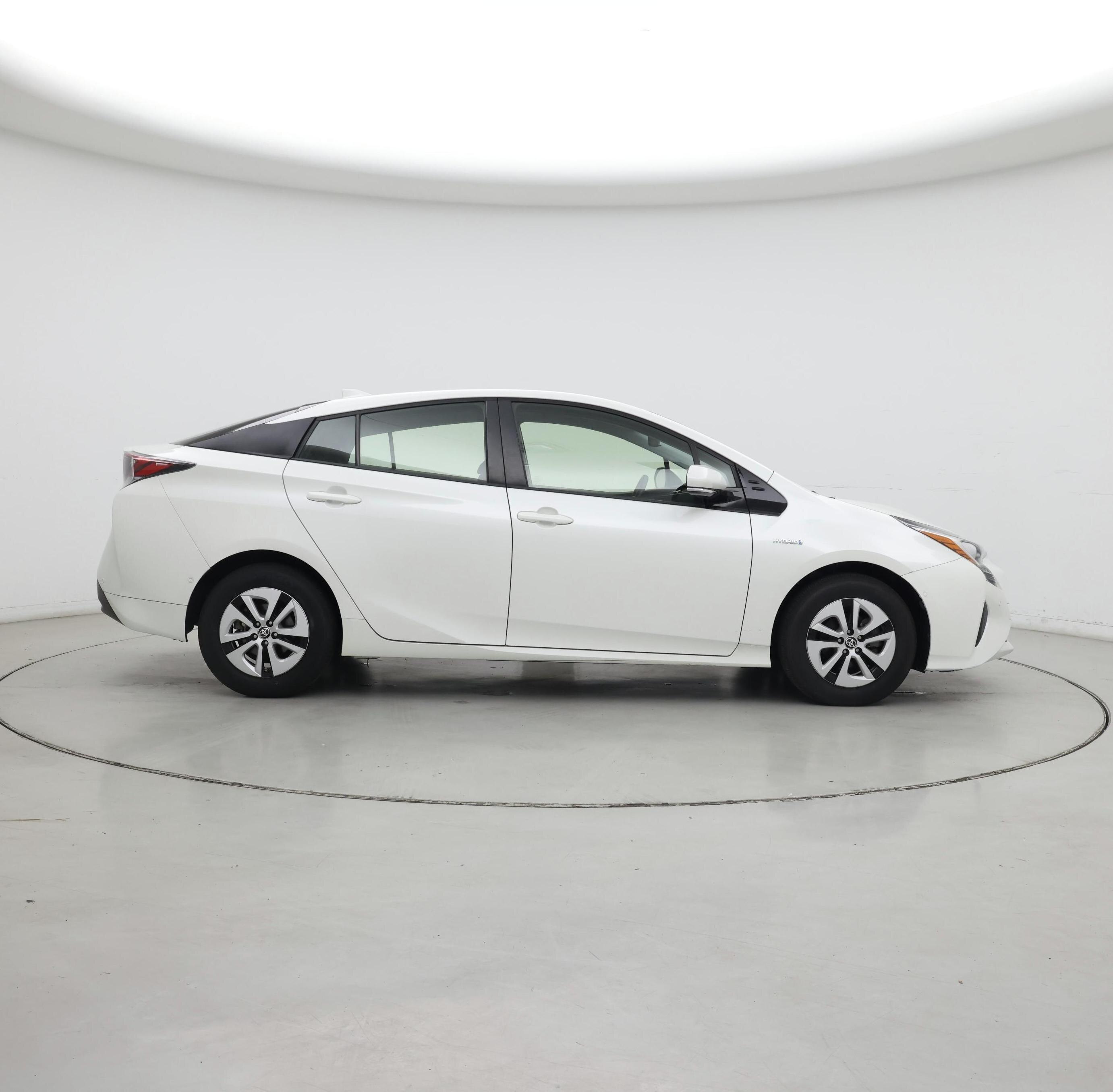 Thumbnail: 2018 Toyota Prius - 7