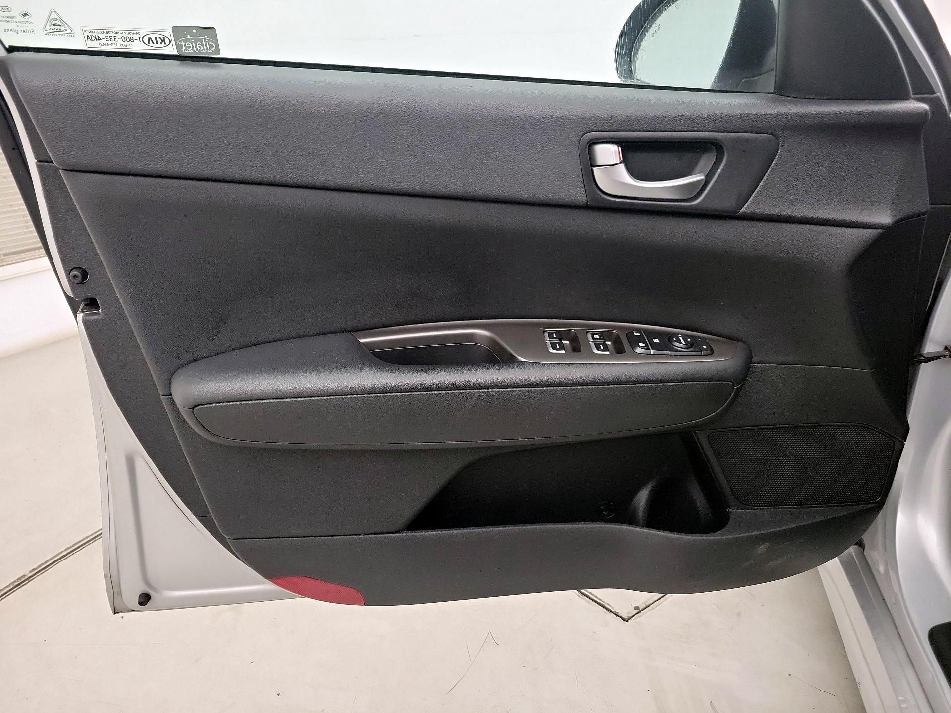 Thumbnail: 2020 Kia Optima - 12