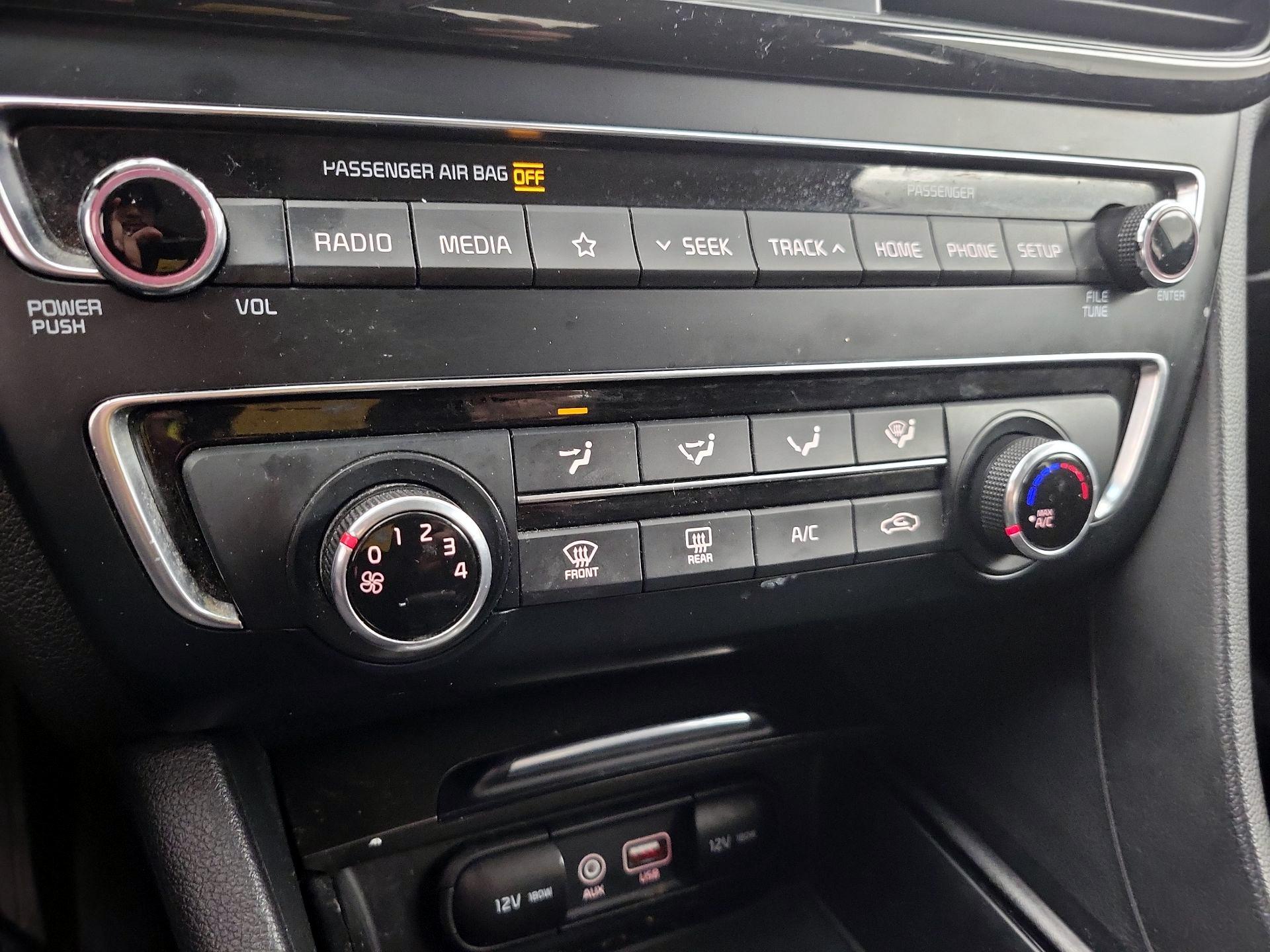 Thumbnail: 2020 Kia Optima - 16