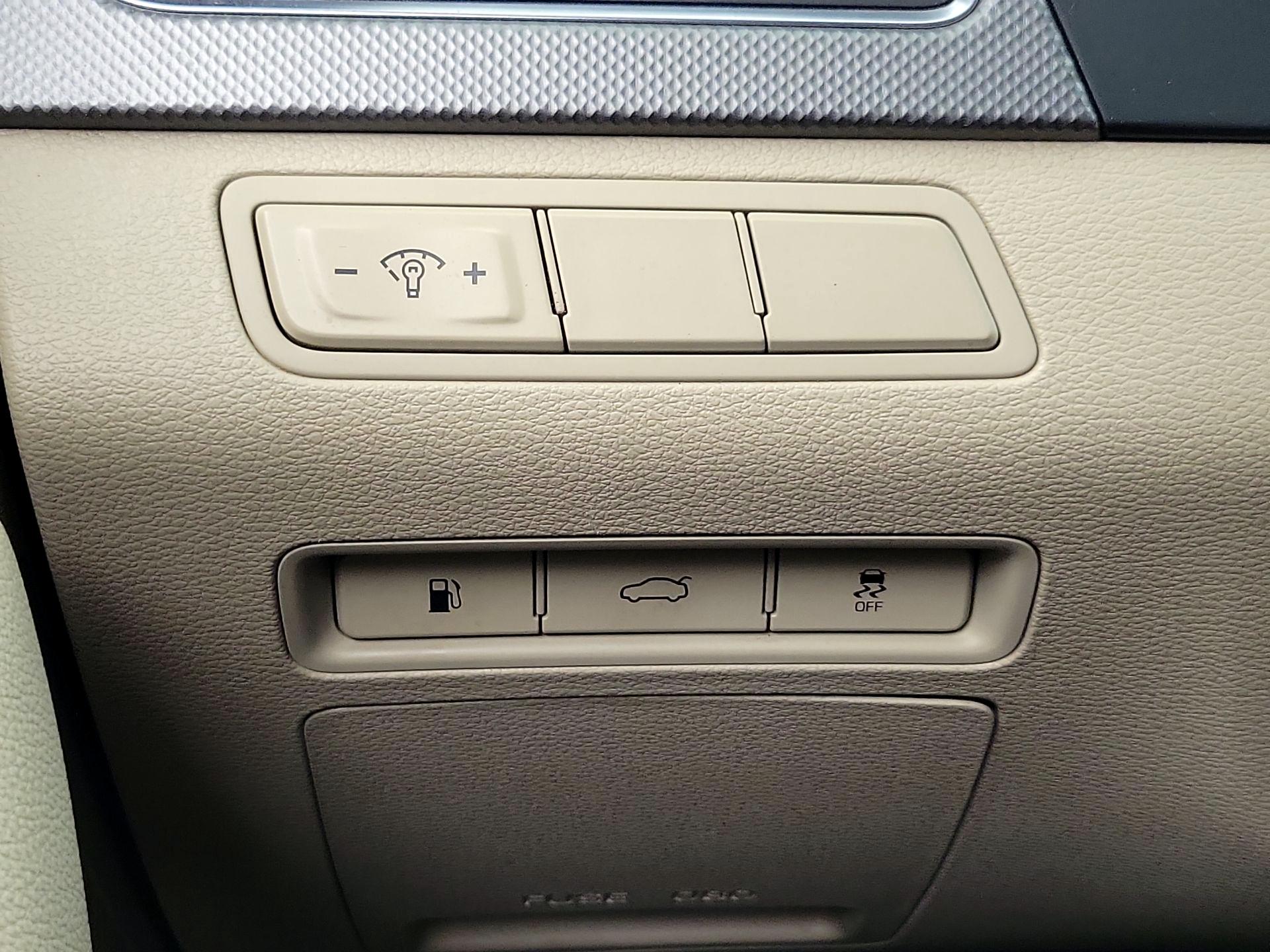 Thumbnail: 2017 Hyundai Sonata - 13