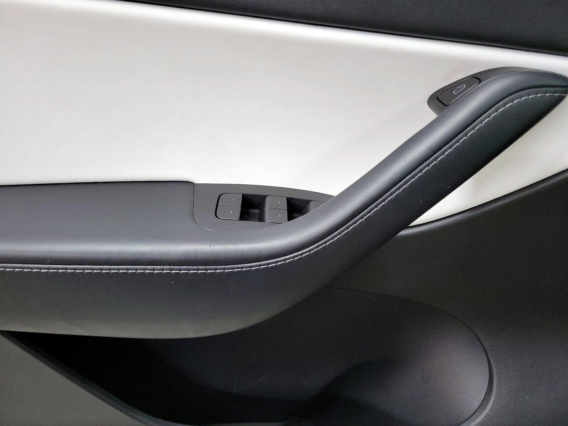 Thumbnail: 2021 Tesla Model Y - 10