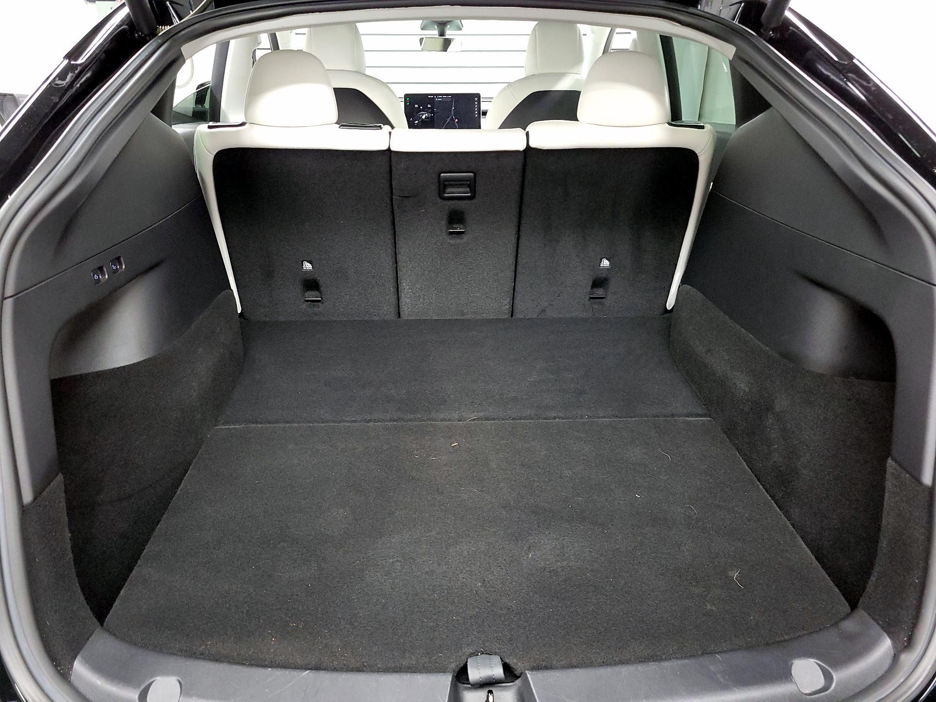 Thumbnail: 2021 Tesla Model Y - 18