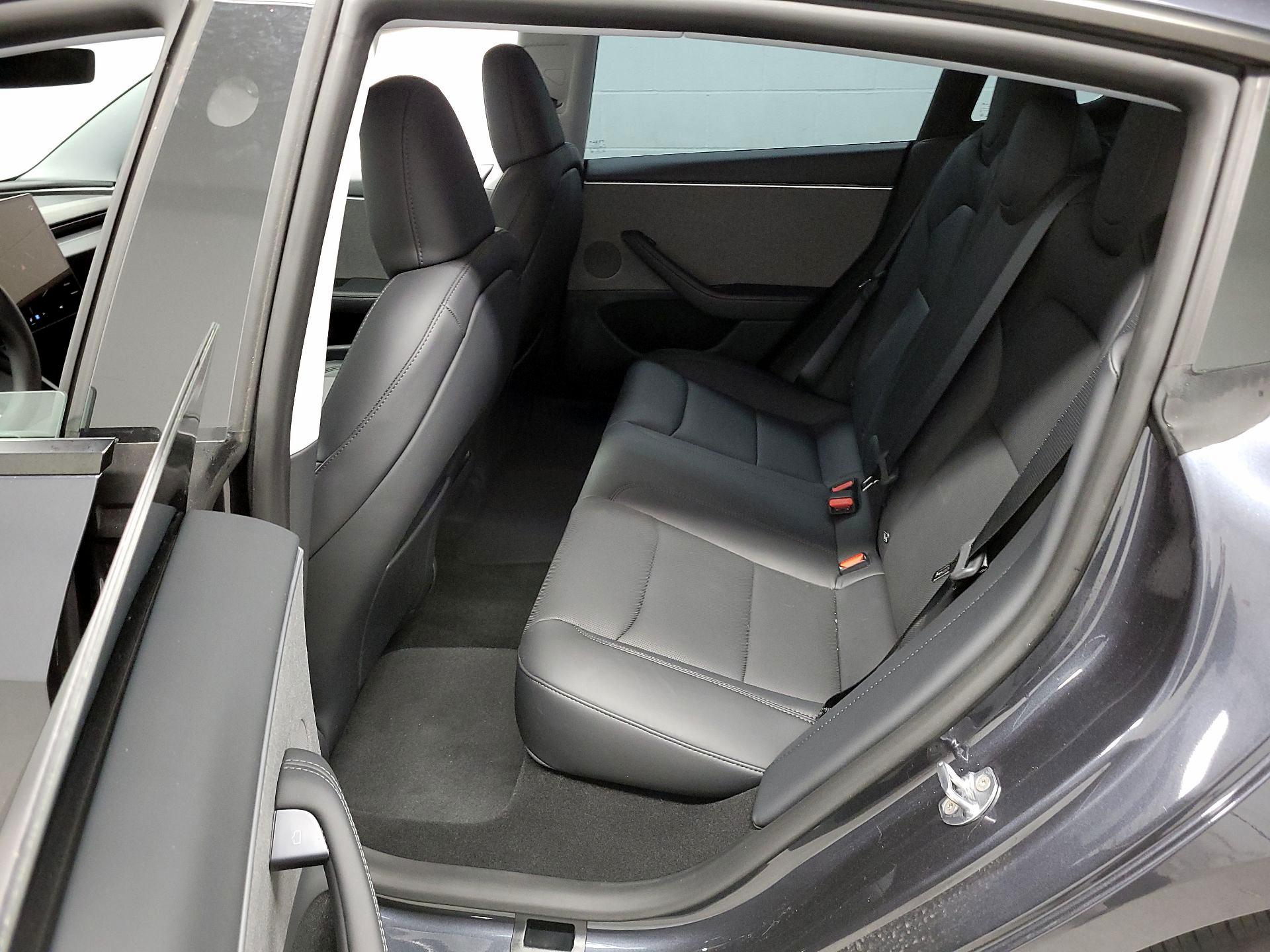 Thumbnail: 2025 Tesla Model 3 - 17