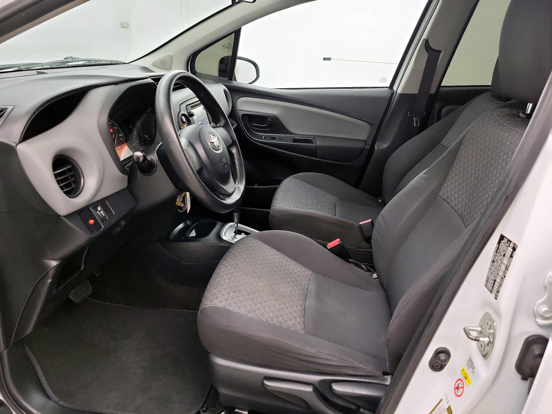 Thumbnail: 2015 Toyota Yaris - 11