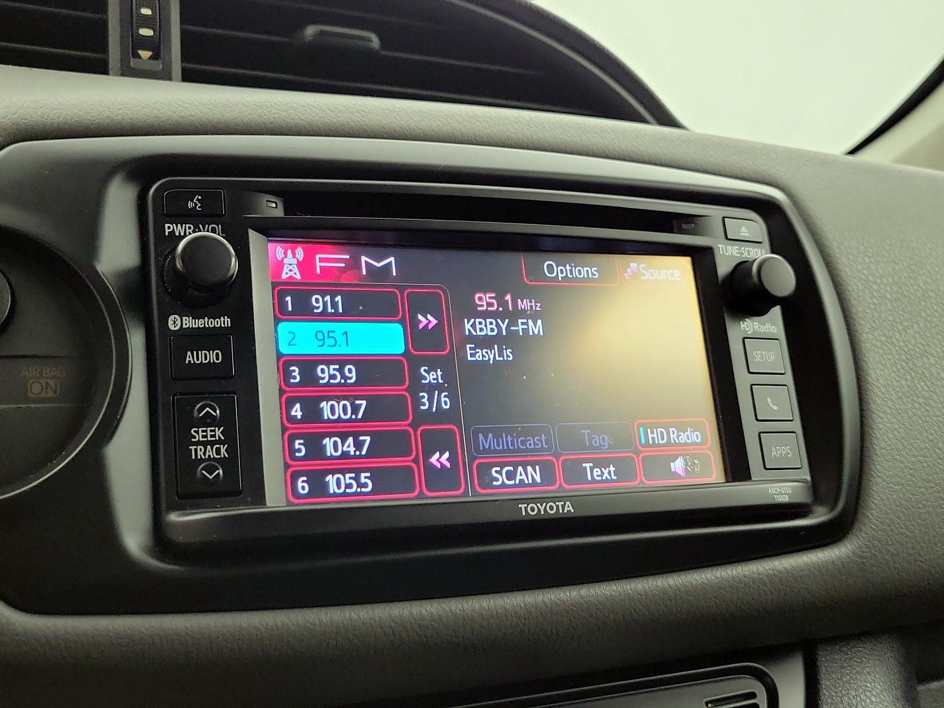 Thumbnail: 2015 Toyota Yaris - 14