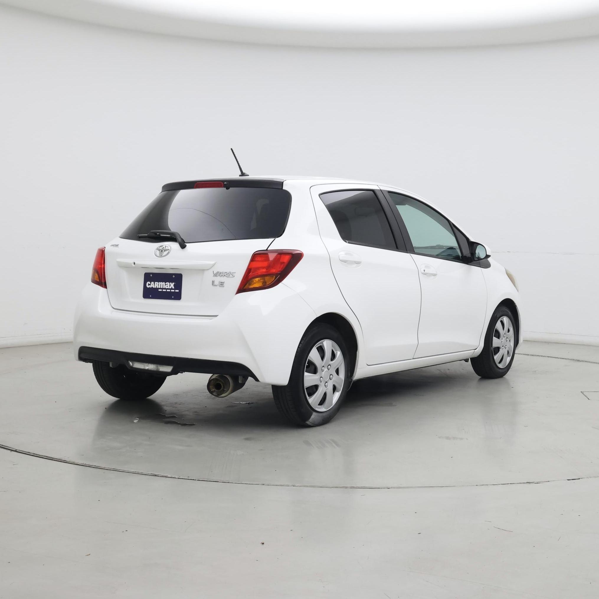Thumbnail: 2015 Toyota Yaris - 8