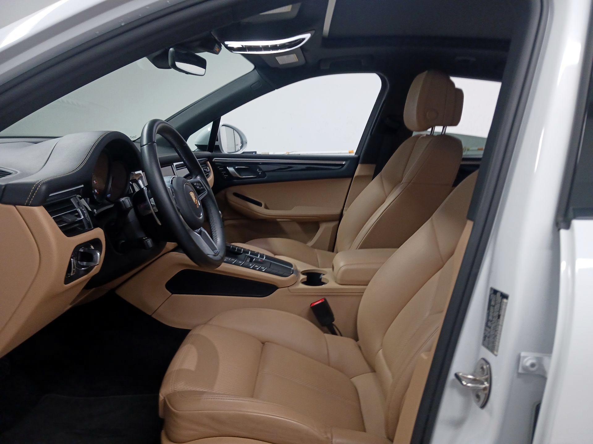 Thumbnail: 2021 Porsche Macan - 9