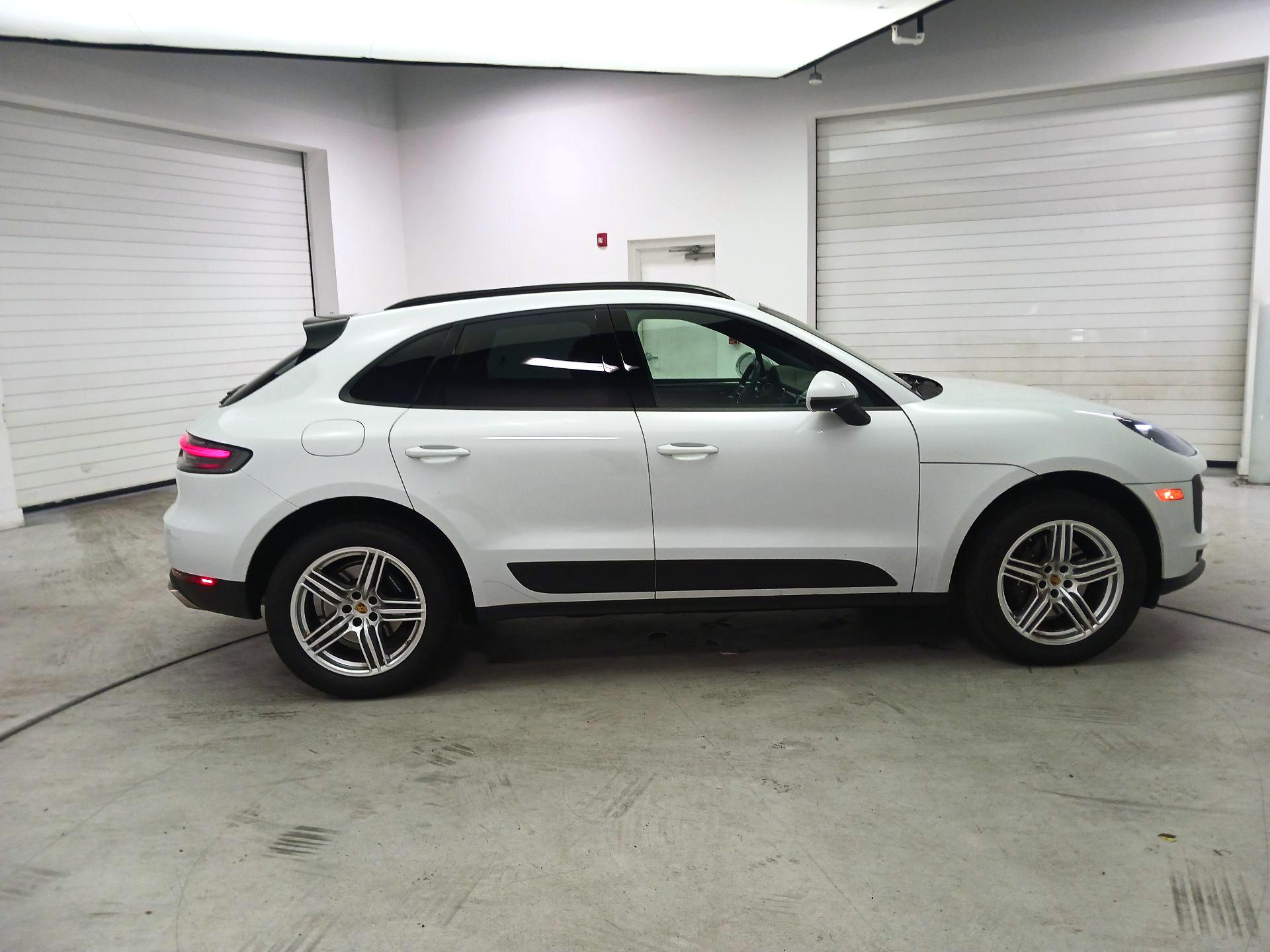 Thumbnail: 2021 Porsche Macan - 4