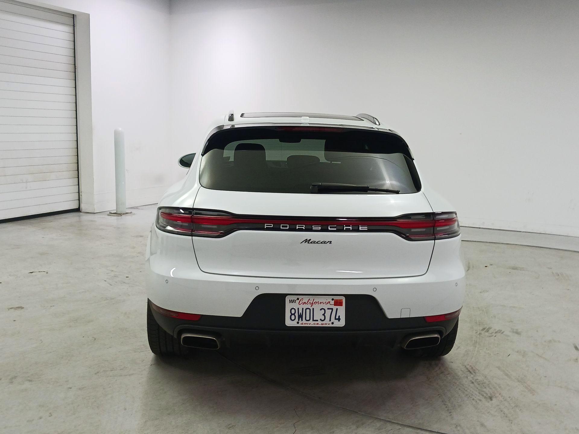 Thumbnail: 2021 Porsche Macan - 6