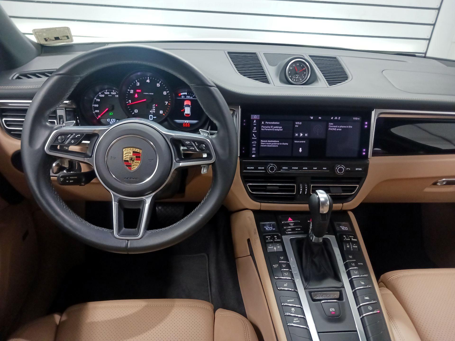 Thumbnail: 2021 Porsche Macan - 8