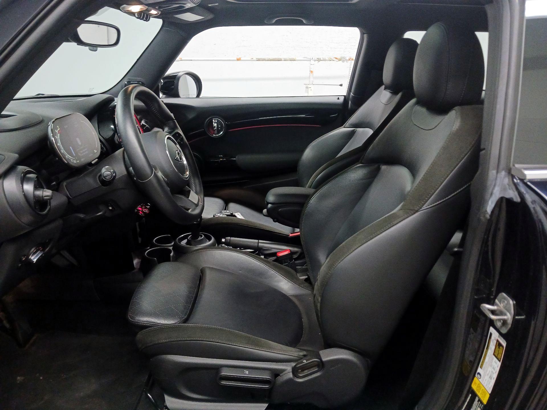 Thumbnail: 2022 MINI Cooper Hardtop - 9