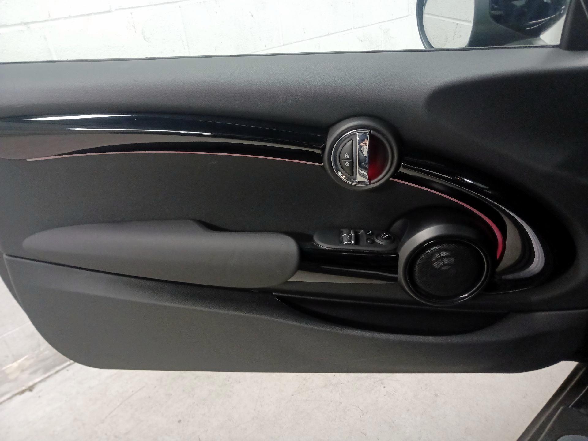 Thumbnail: 2022 MINI Cooper Hardtop - 10