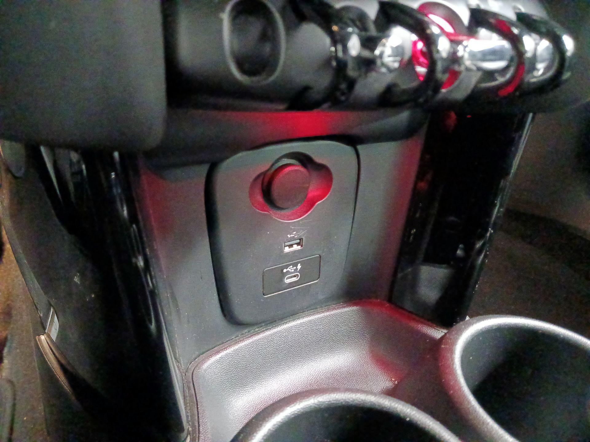 Thumbnail: 2022 MINI Cooper Hardtop - 17