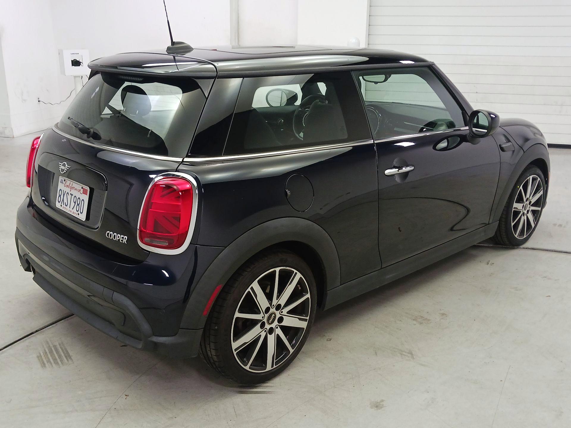 Thumbnail: 2022 MINI Cooper Hardtop - 5
