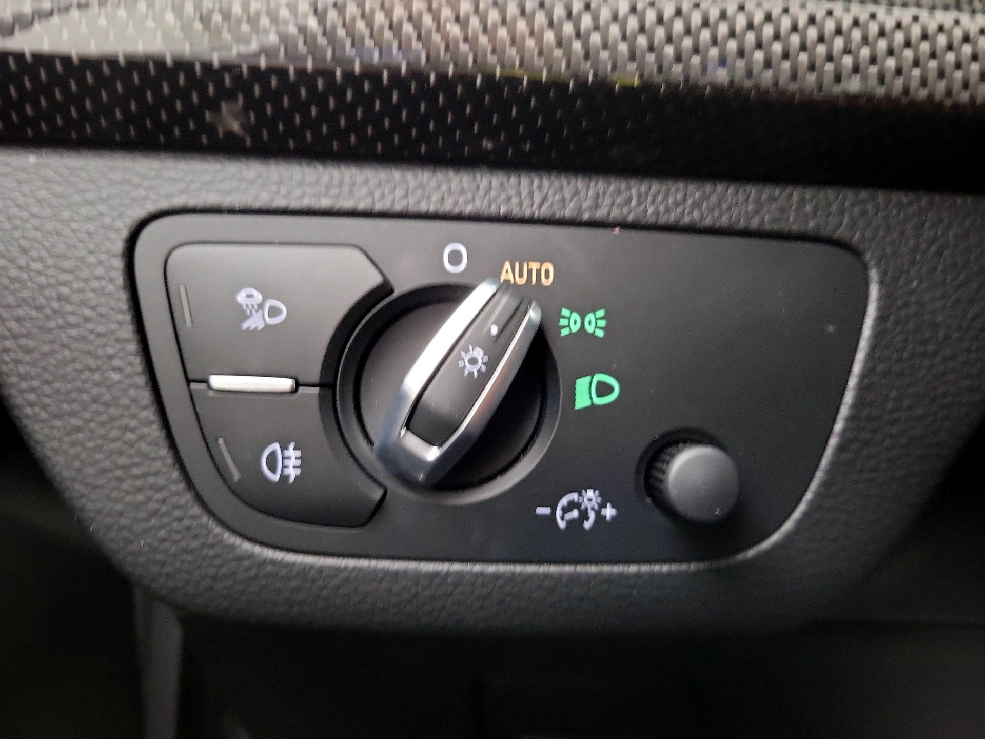 Thumbnail: 2018 Audi SQ5 - 13