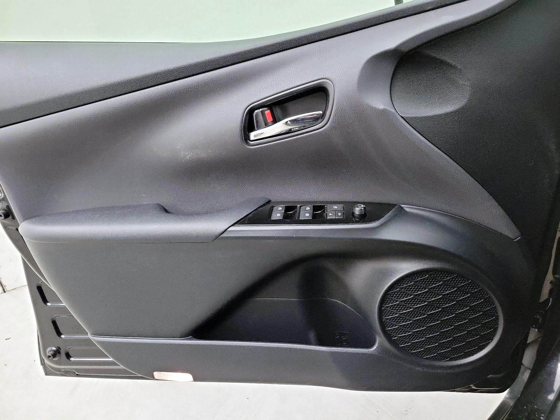 Thumbnail: 2018 Toyota Prius - 12