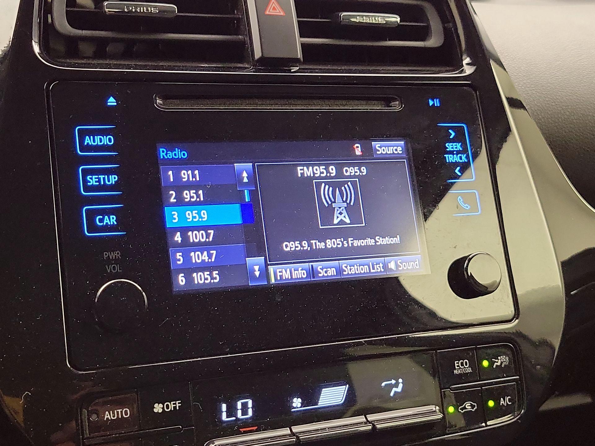 Thumbnail: 2018 Toyota Prius - 15