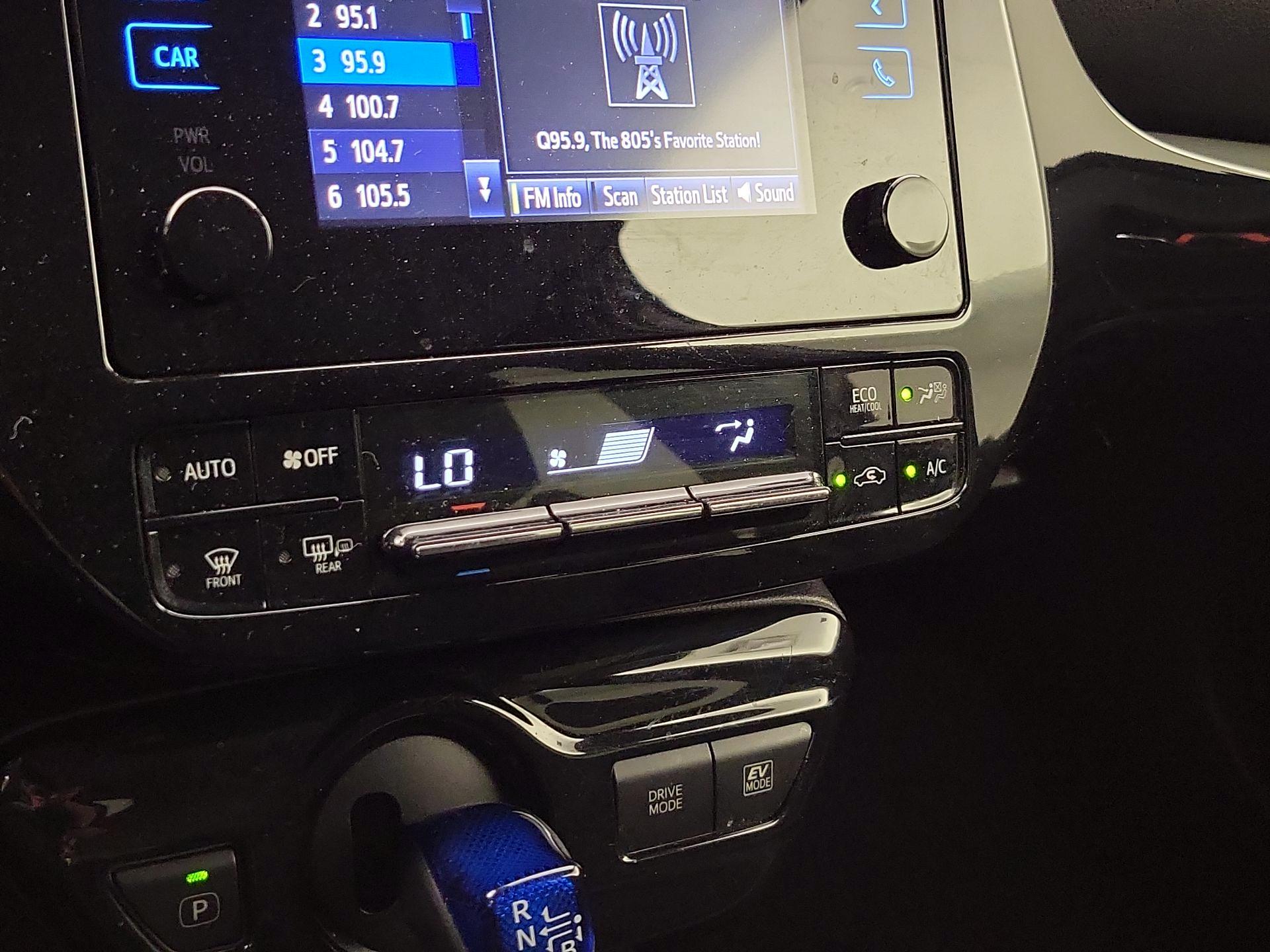 Thumbnail: 2018 Toyota Prius - 16