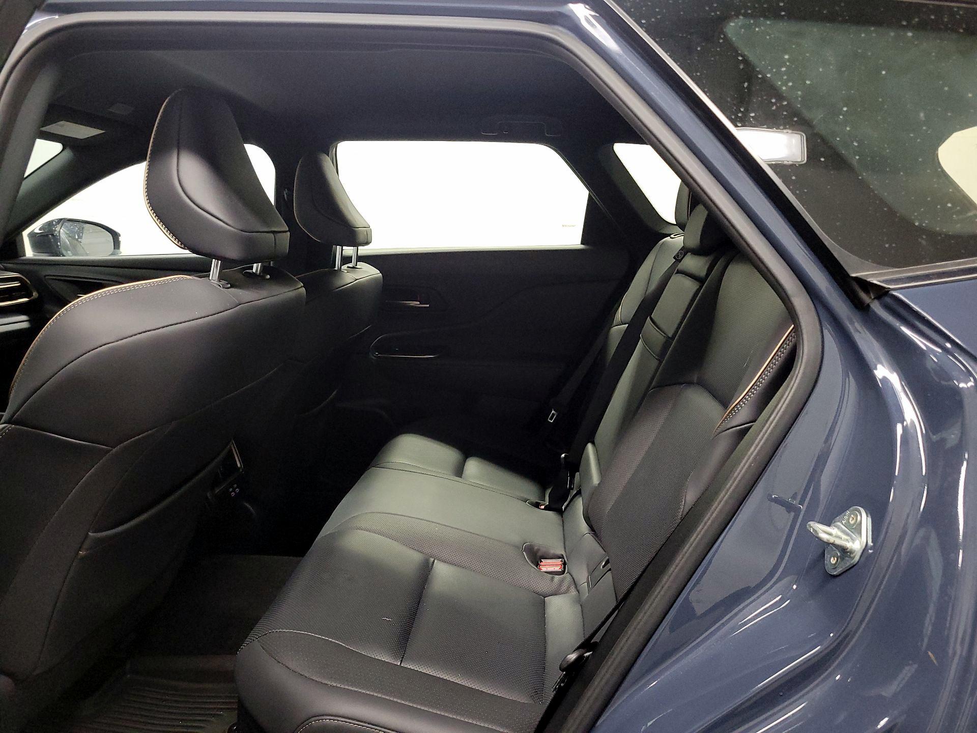 Thumbnail: 2025 Toyota Crown Signia - 17