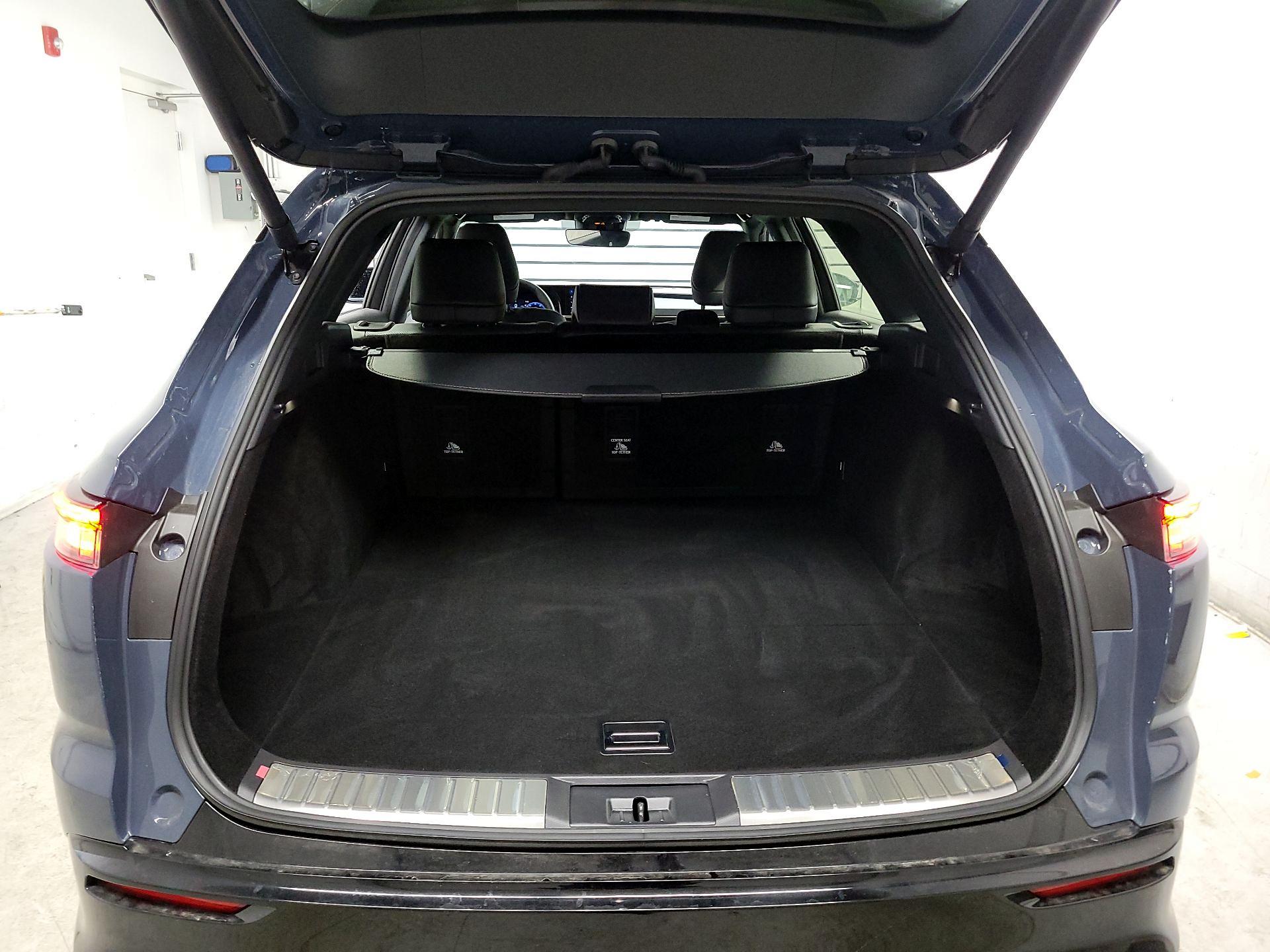 Thumbnail: 2025 Toyota Crown Signia - 18