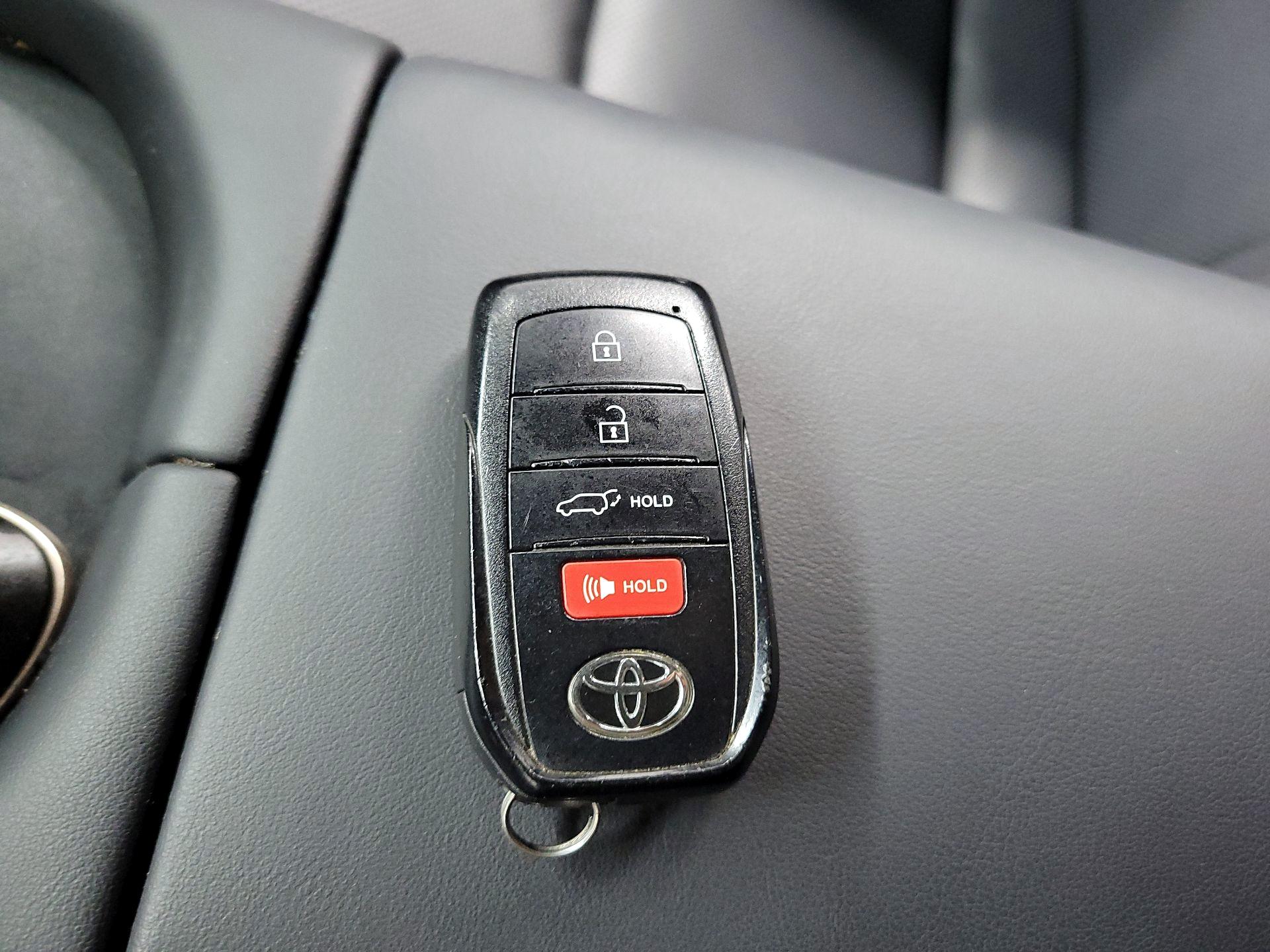 Thumbnail: 2025 Toyota Crown Signia - 20