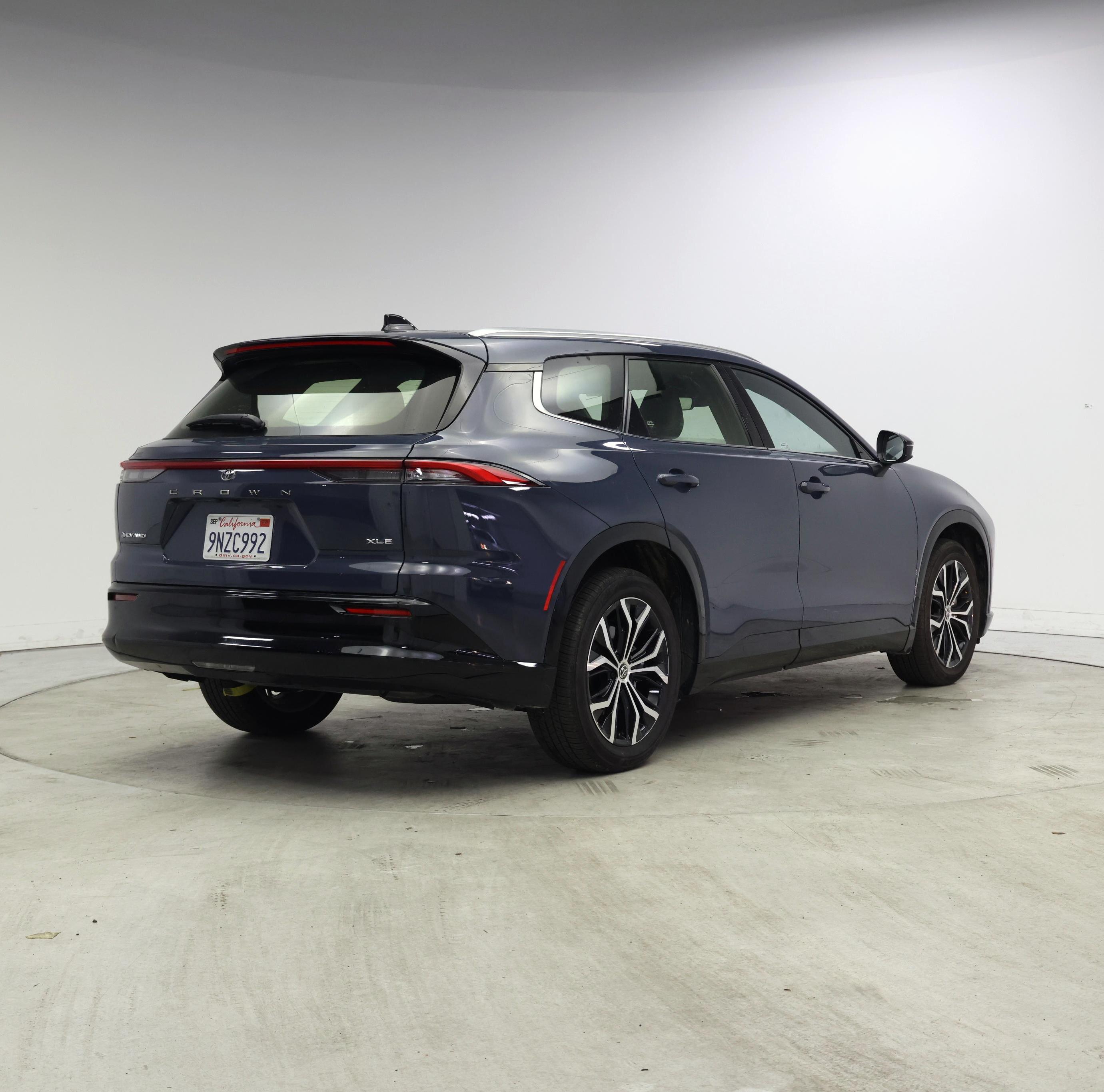 Thumbnail: 2025 Toyota Crown Signia - 8