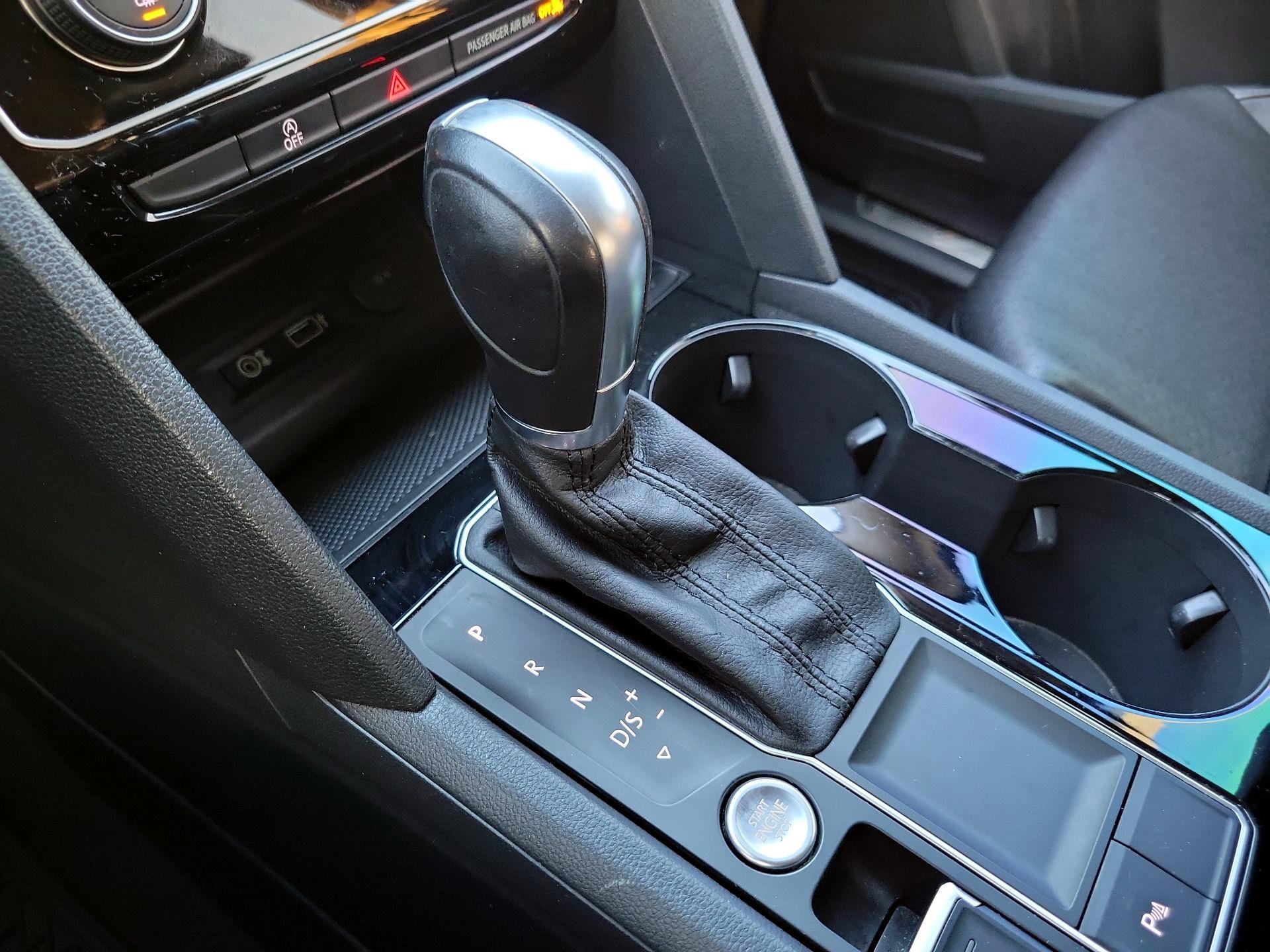 Thumbnail: 2018 Volkswagen Atlas - 17