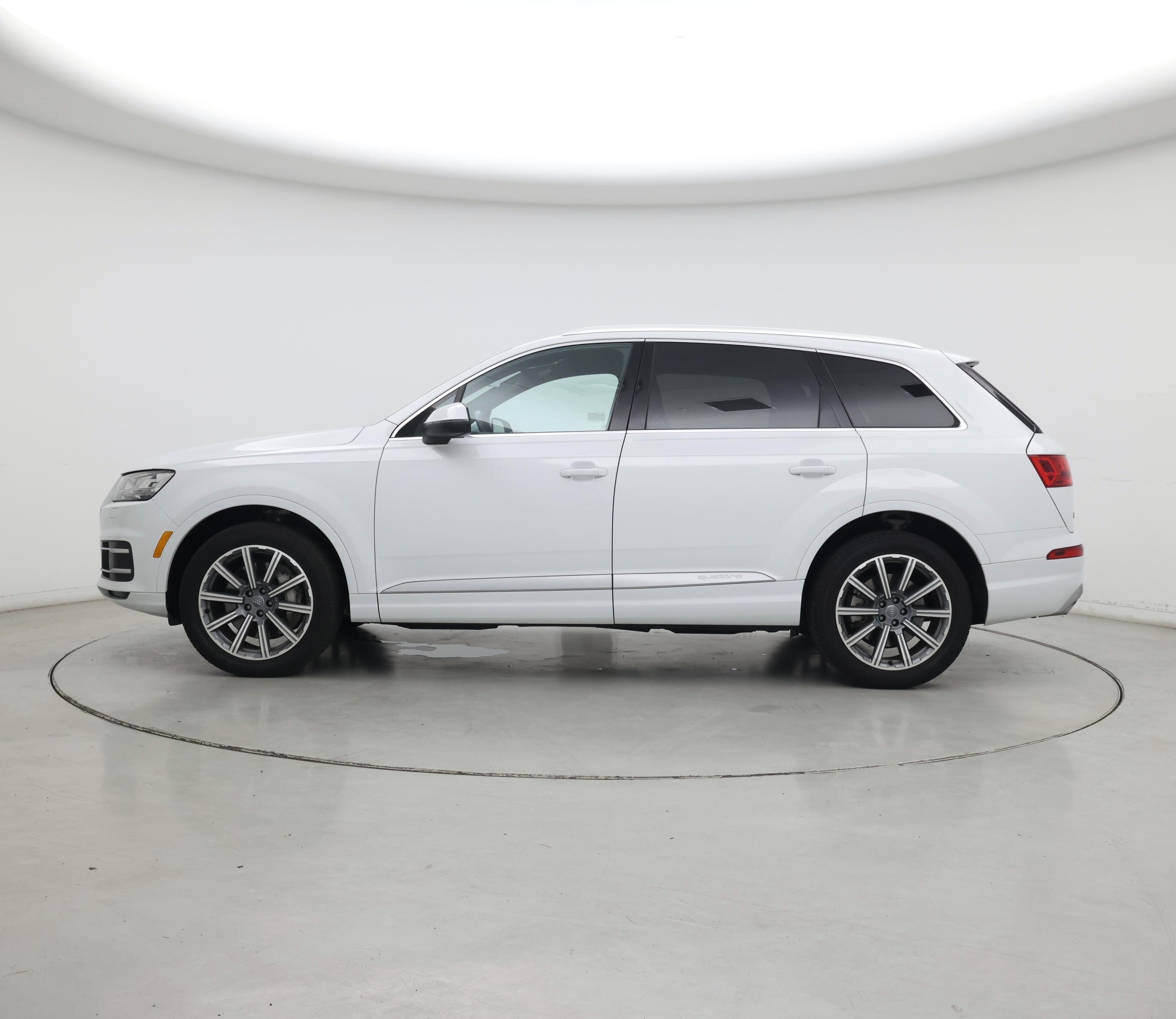 Thumbnail: 2019 Audi Q7 - 3