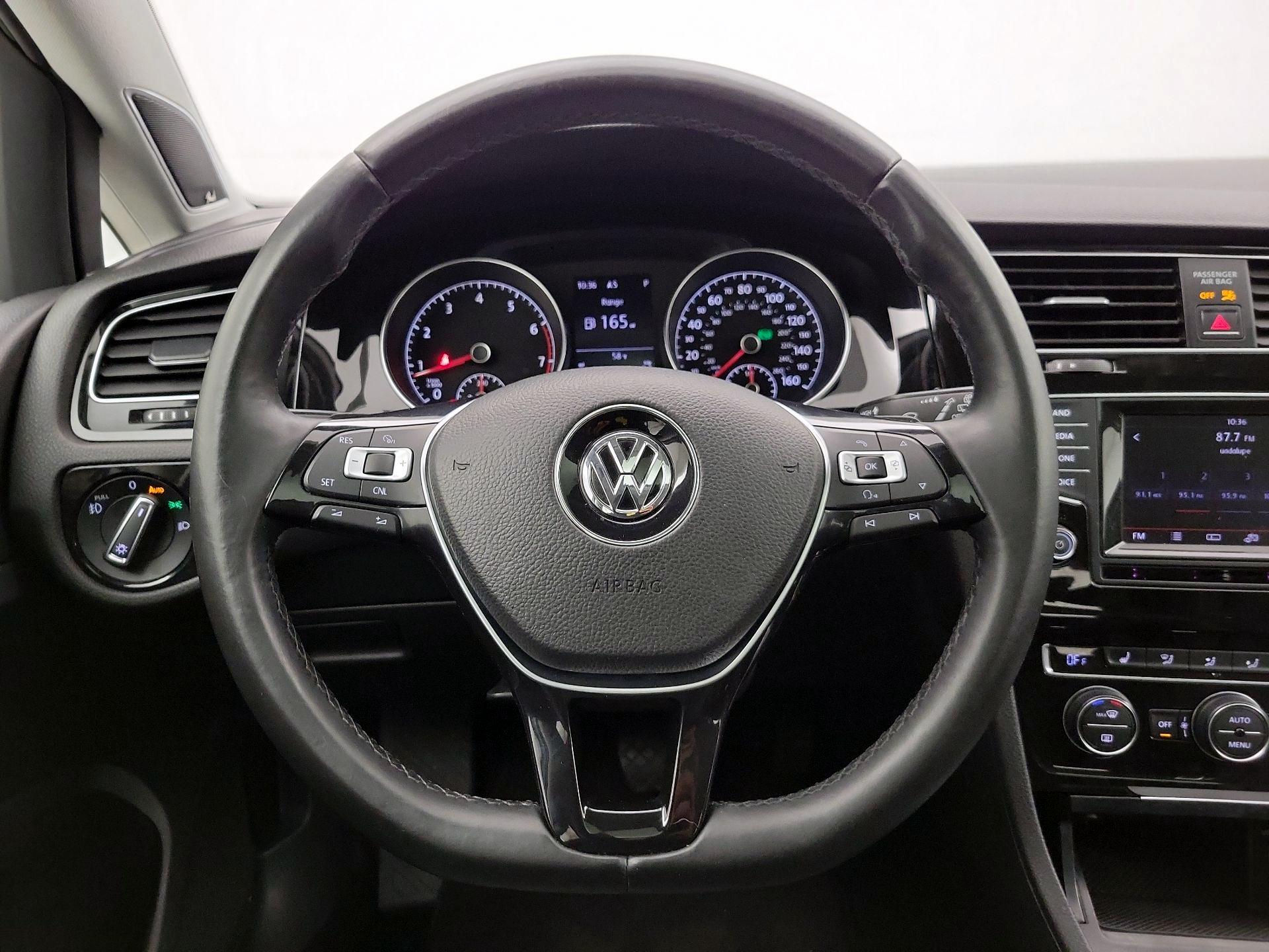 Thumbnail: 2015 Volkswagen Golf - 10