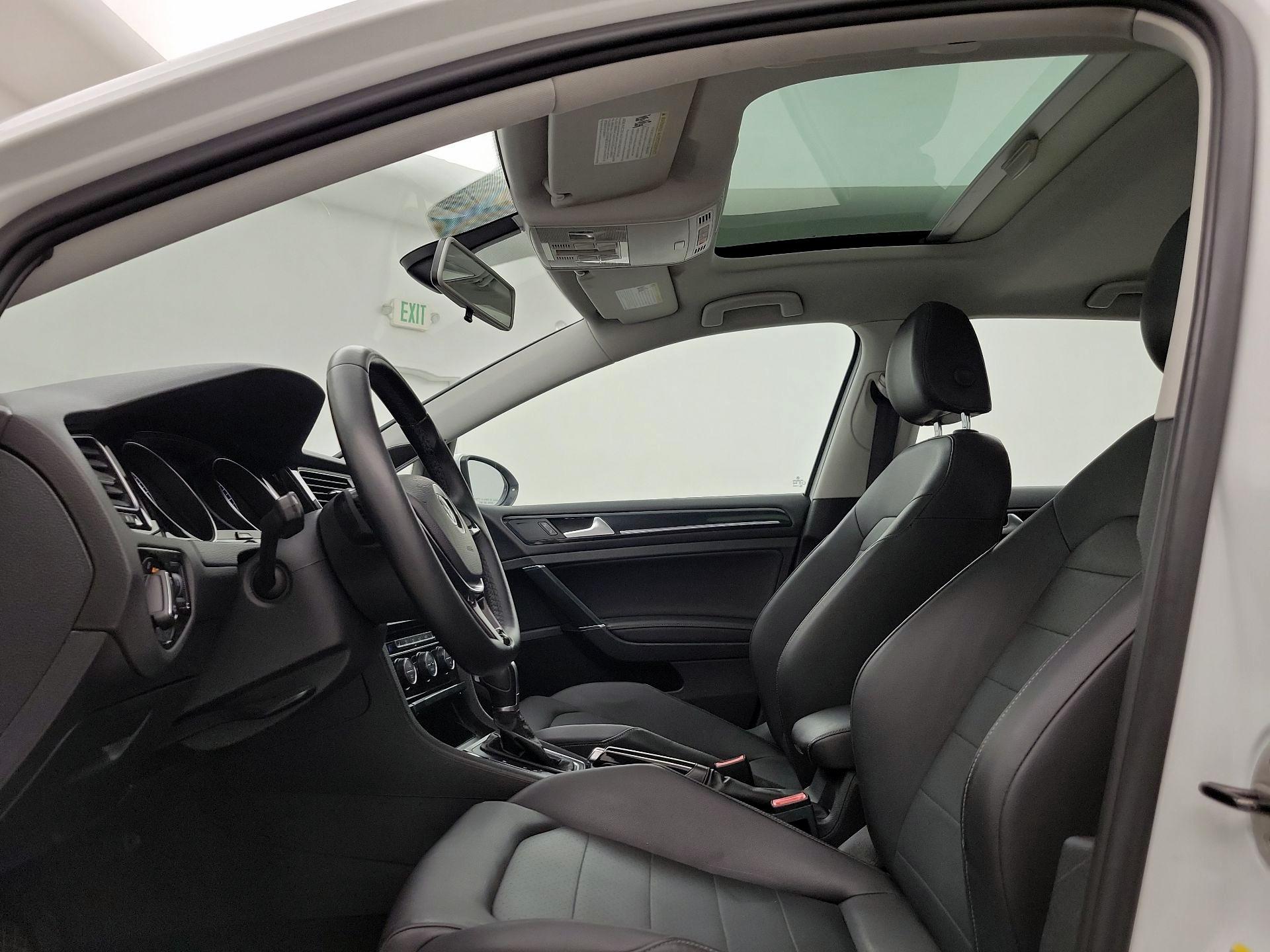 Thumbnail: 2015 Volkswagen Golf - 19