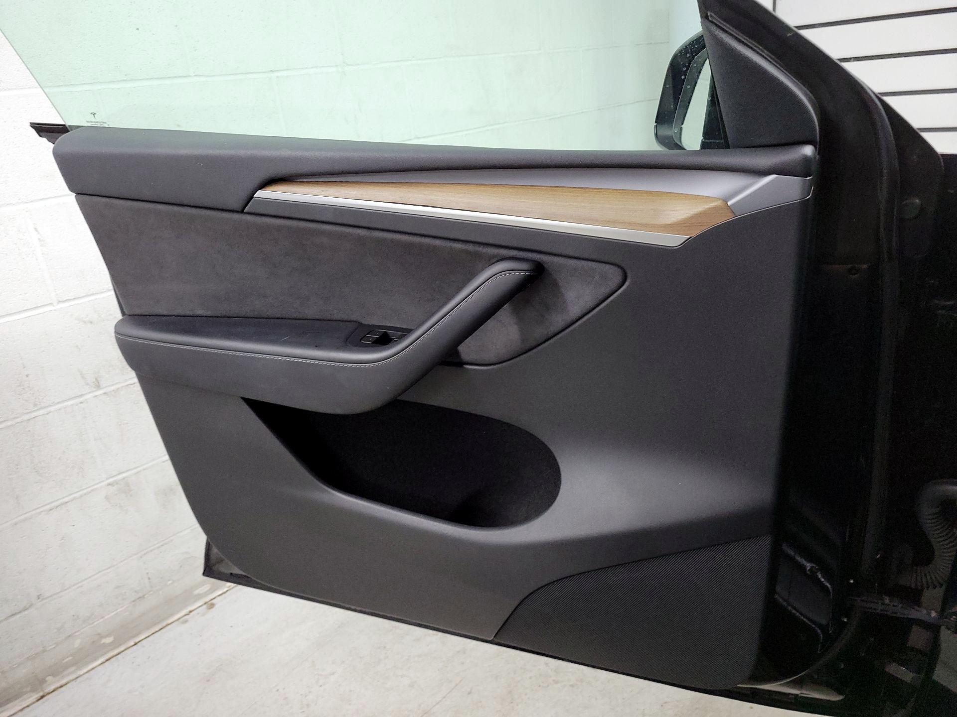 Thumbnail: 2022 Tesla Model Y - 10