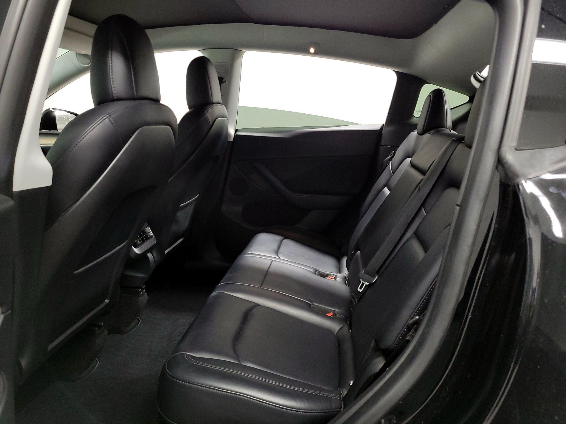 Thumbnail: 2022 Tesla Model Y - 15