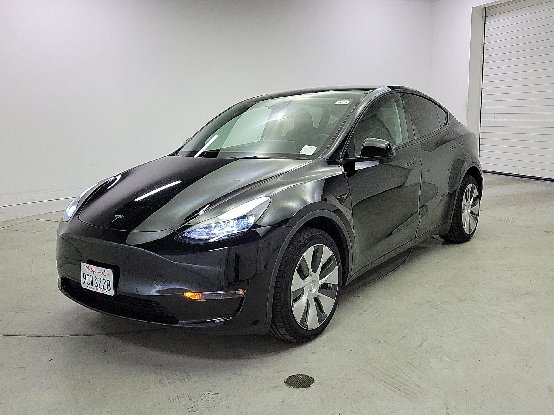 Thumbnail: 2022 Tesla Model Y - 3