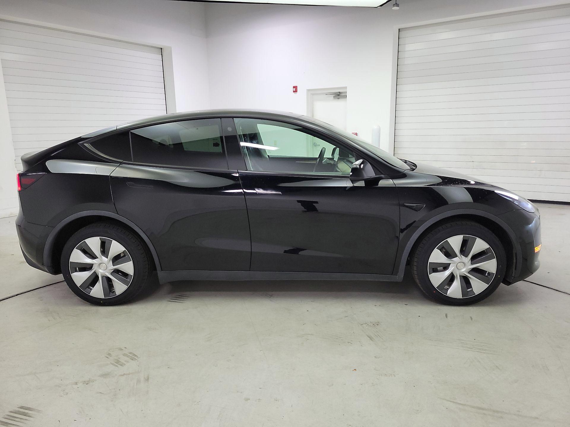 Thumbnail: 2022 Tesla Model Y - 4