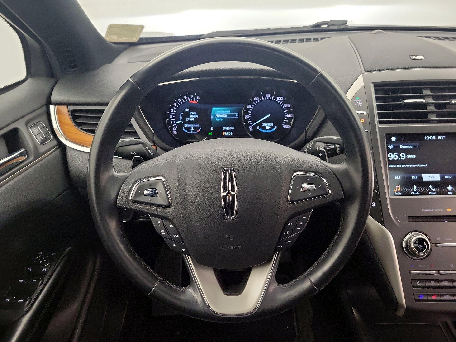 Thumbnail: 2016 Lincoln MKC - 10