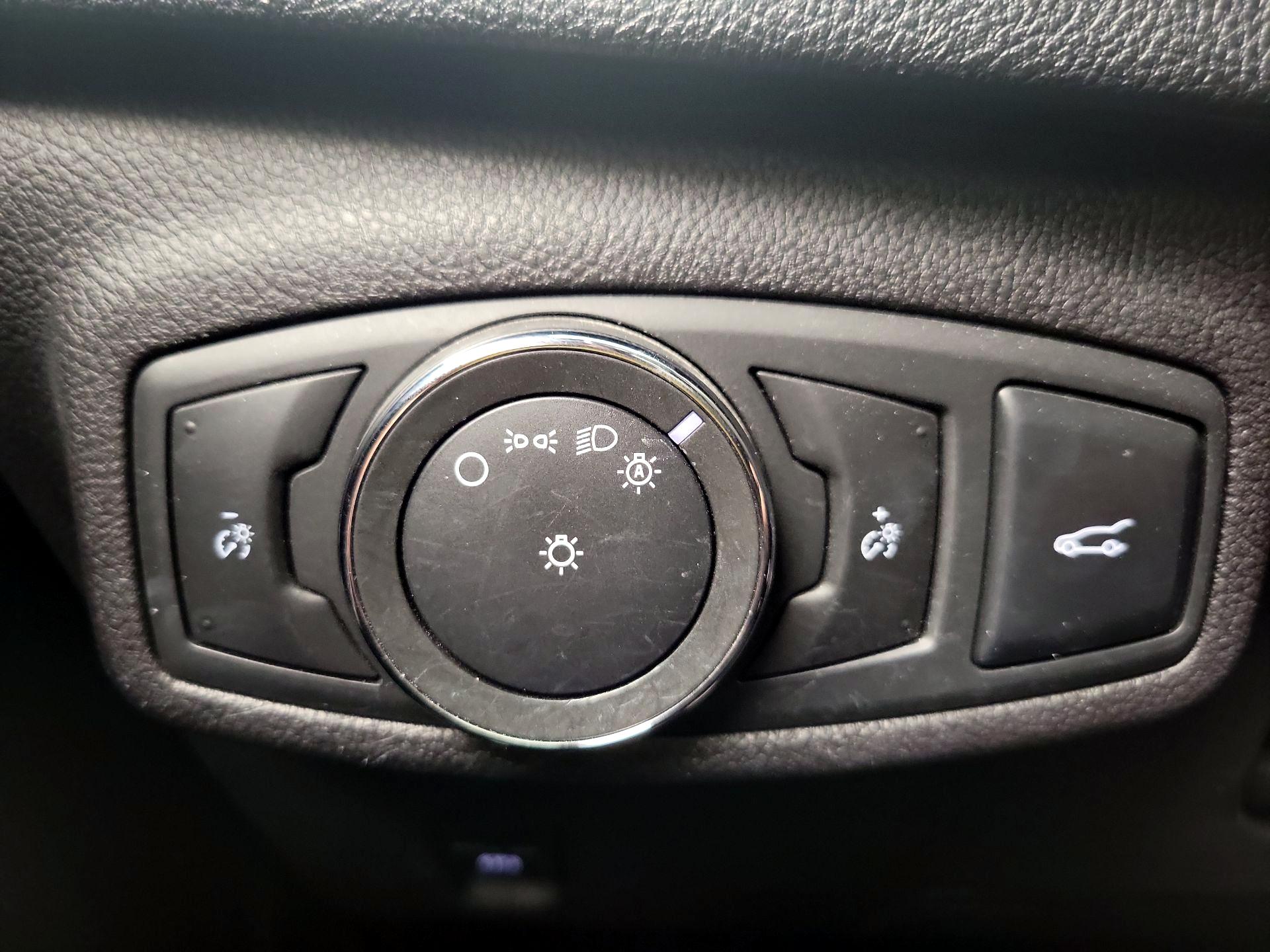 Thumbnail: 2016 Lincoln MKC - 13