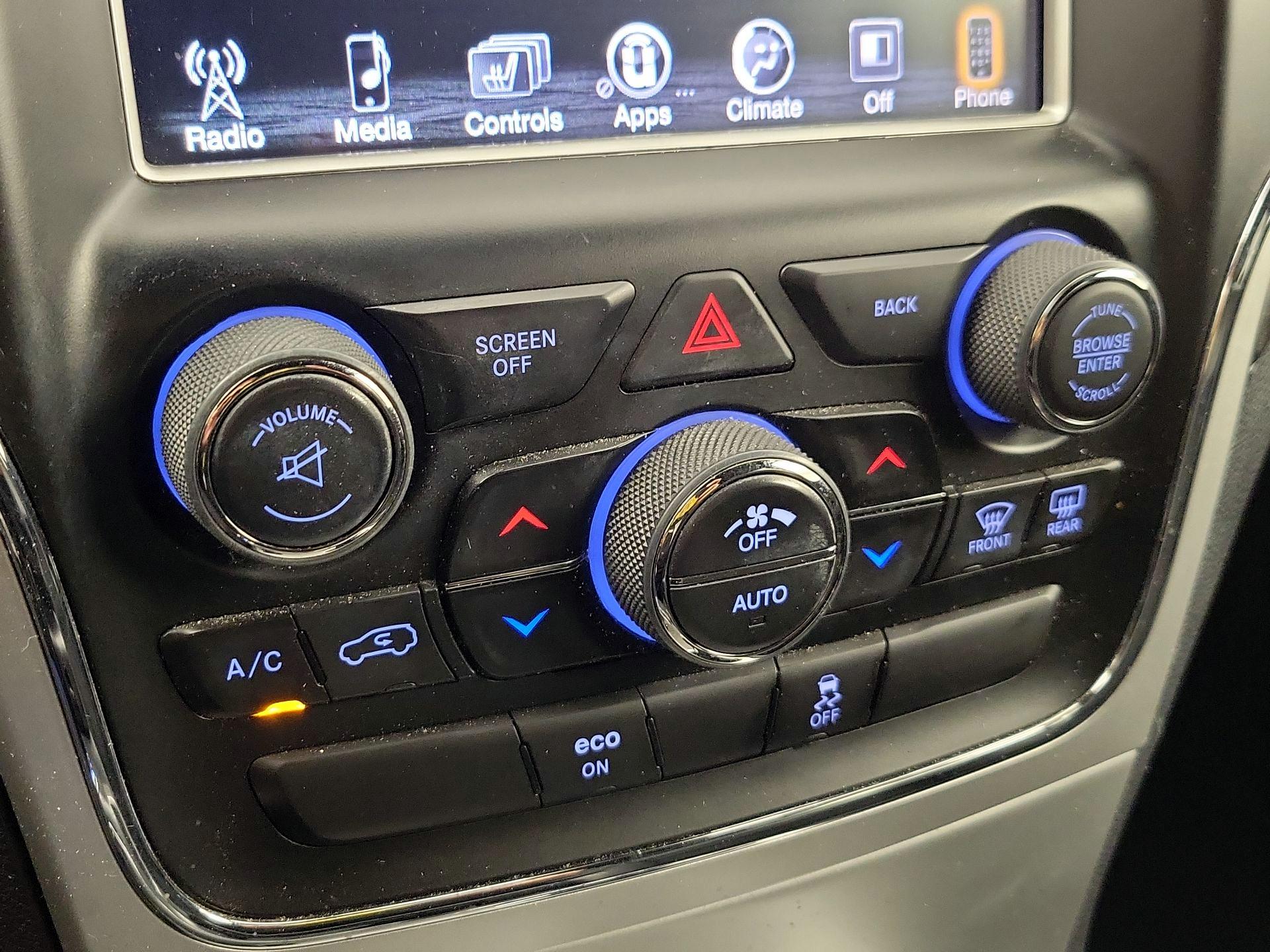 Thumbnail: 2015 Jeep Grand Cherokee - 15