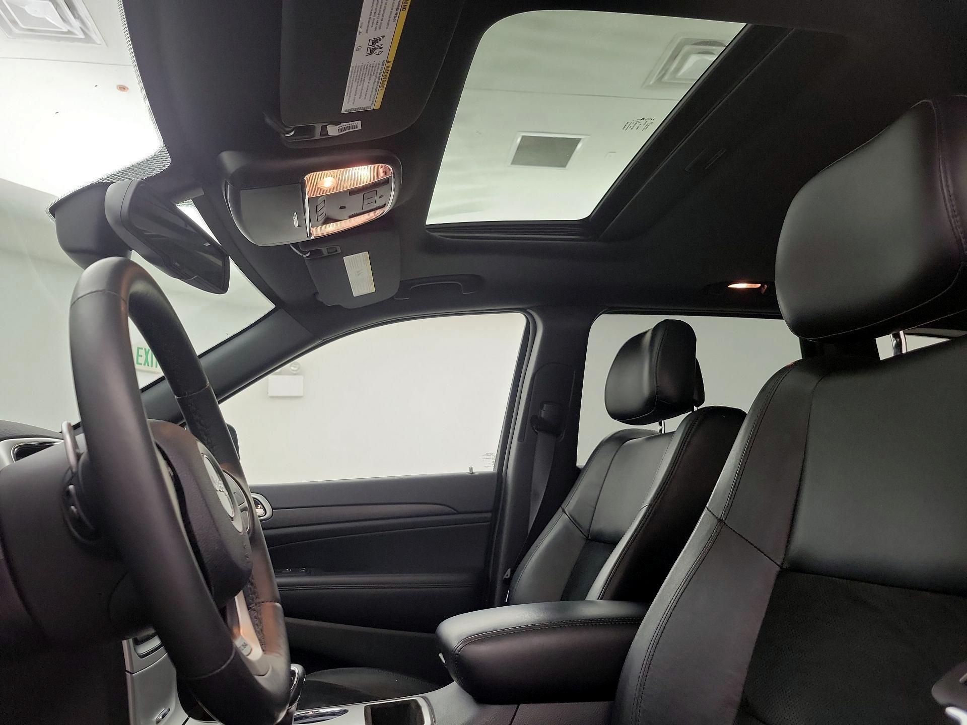 Thumbnail: 2015 Jeep Grand Cherokee - 18