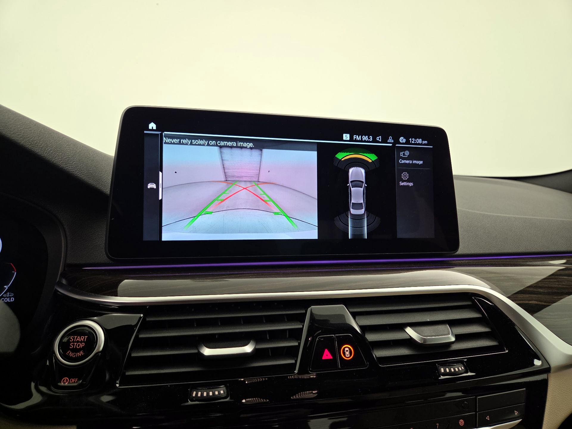 Thumbnail: 2021 BMW 5 Series - 15