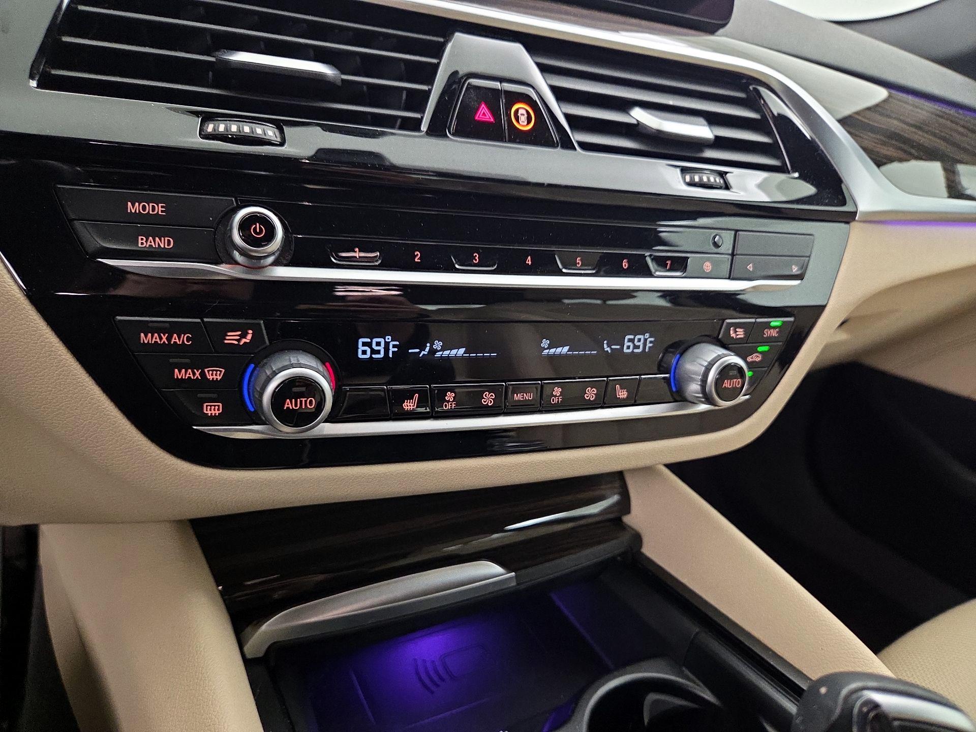 Thumbnail: 2021 BMW 5 Series - 17