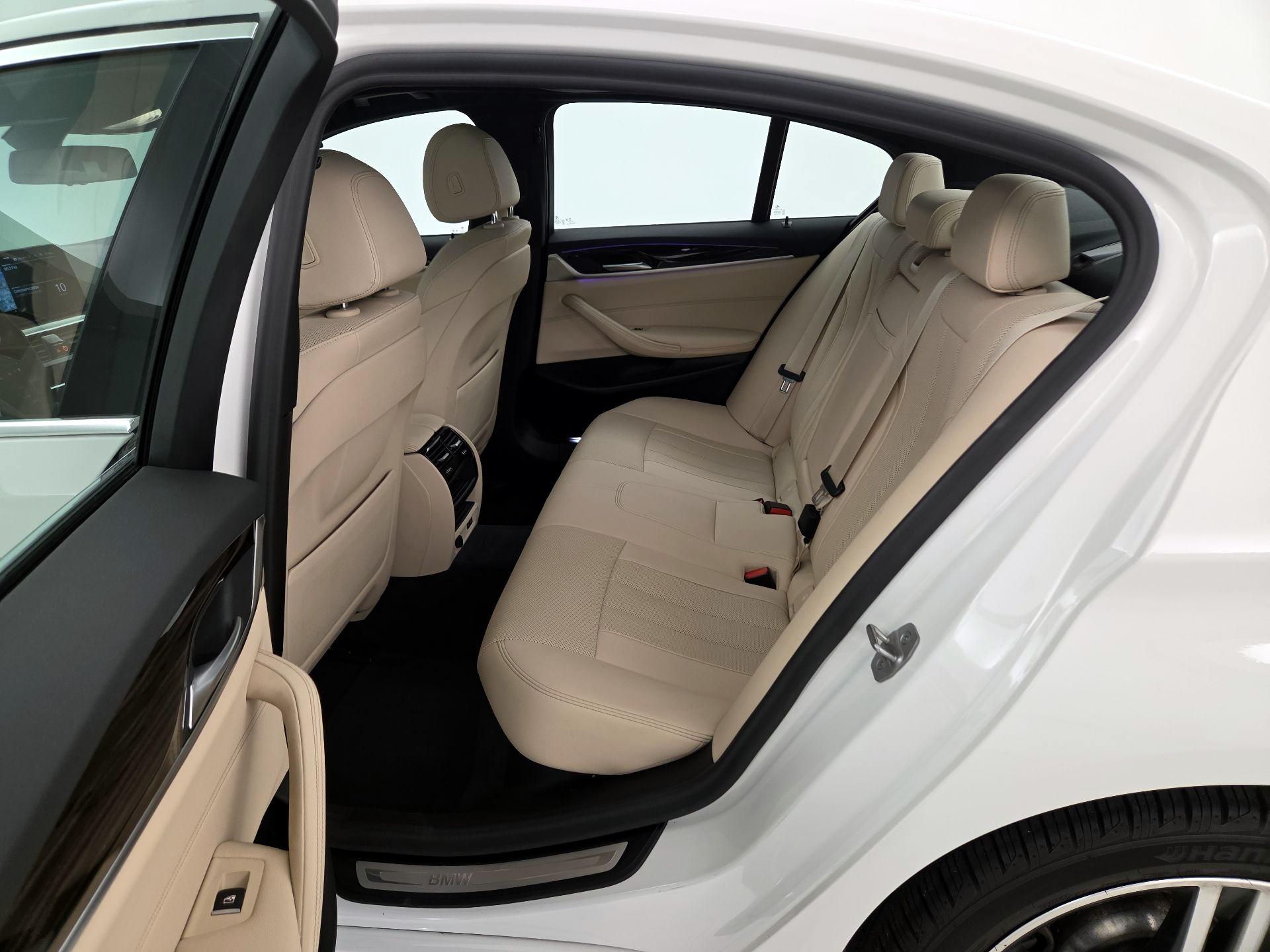 Thumbnail: 2021 BMW 5 Series - 20