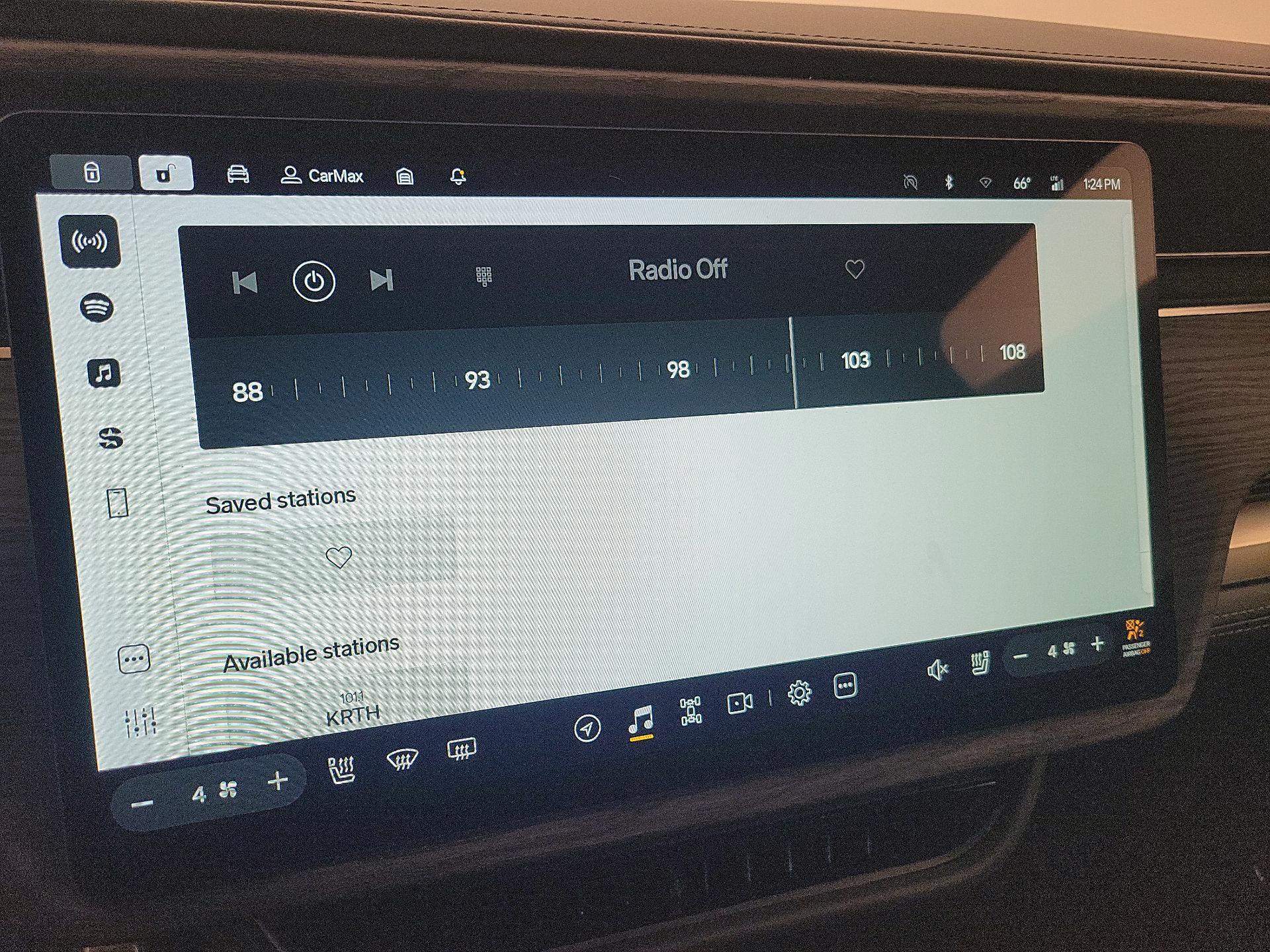 Thumbnail: 2023 Rivian R1S - 15