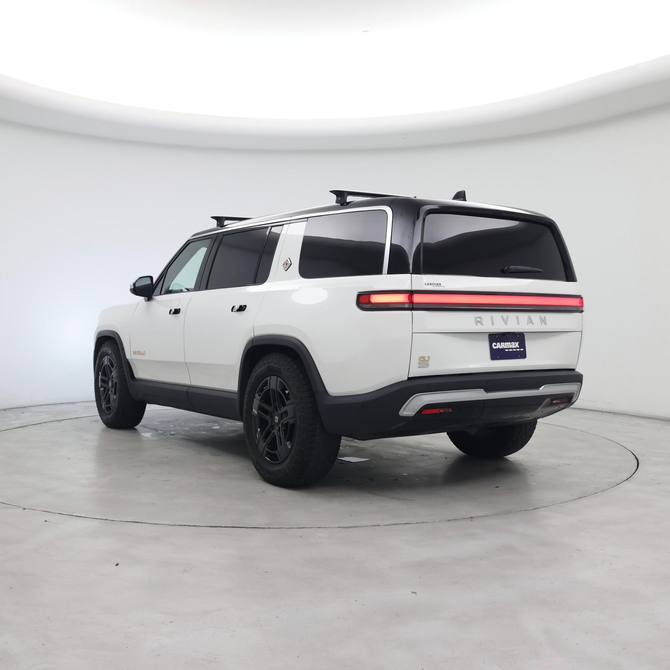 Thumbnail: 2023 Rivian R1S - 2