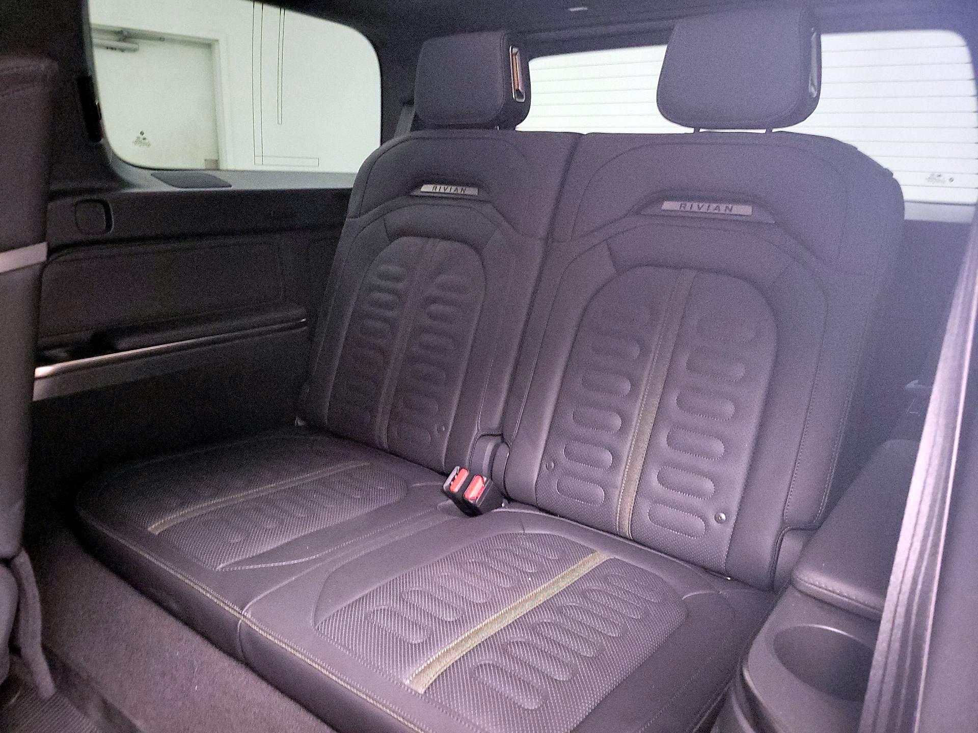 Thumbnail: 2023 Rivian R1S - 19