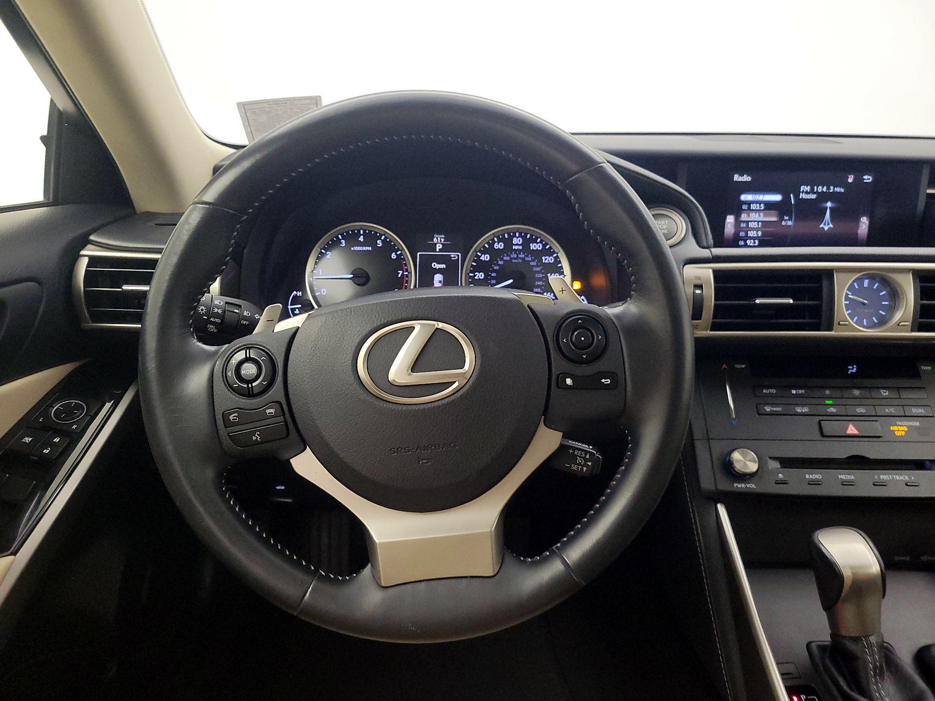 Thumbnail: 2015 Lexus IS - 10