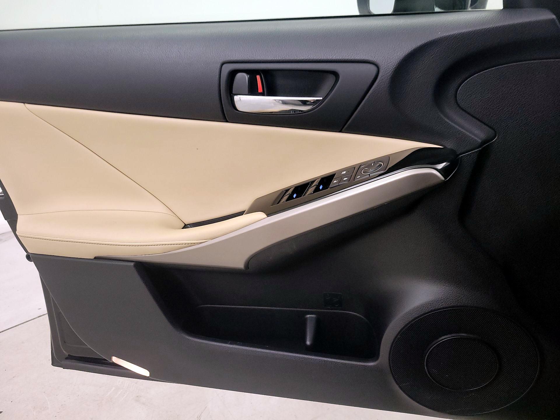 Thumbnail: 2015 Lexus IS - 12