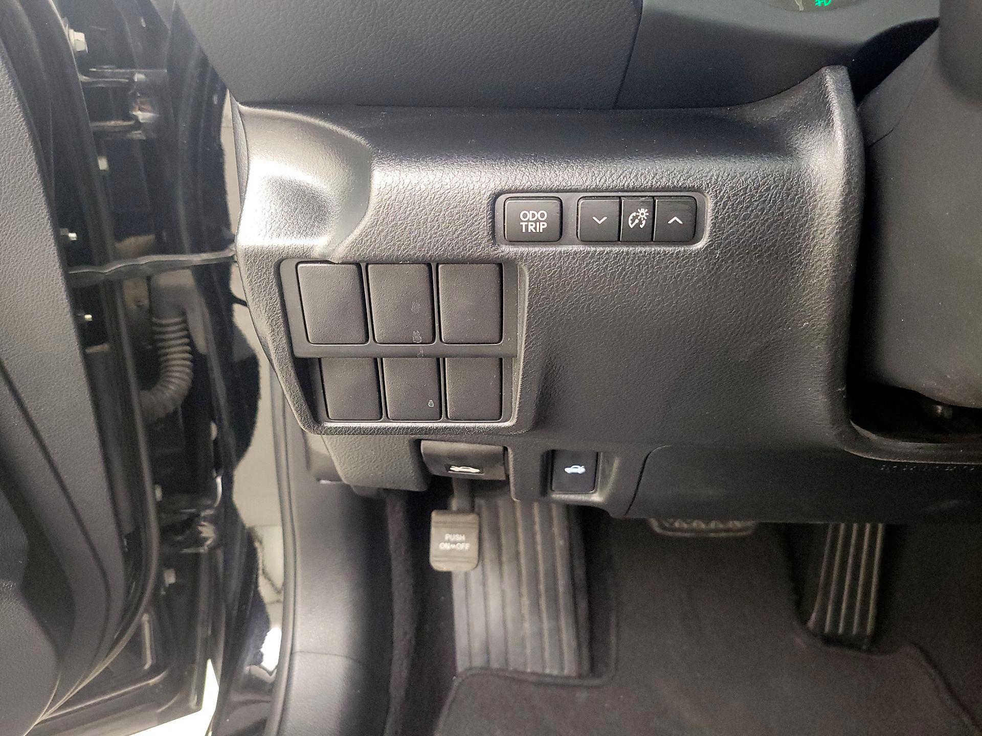 Thumbnail: 2015 Lexus IS - 13