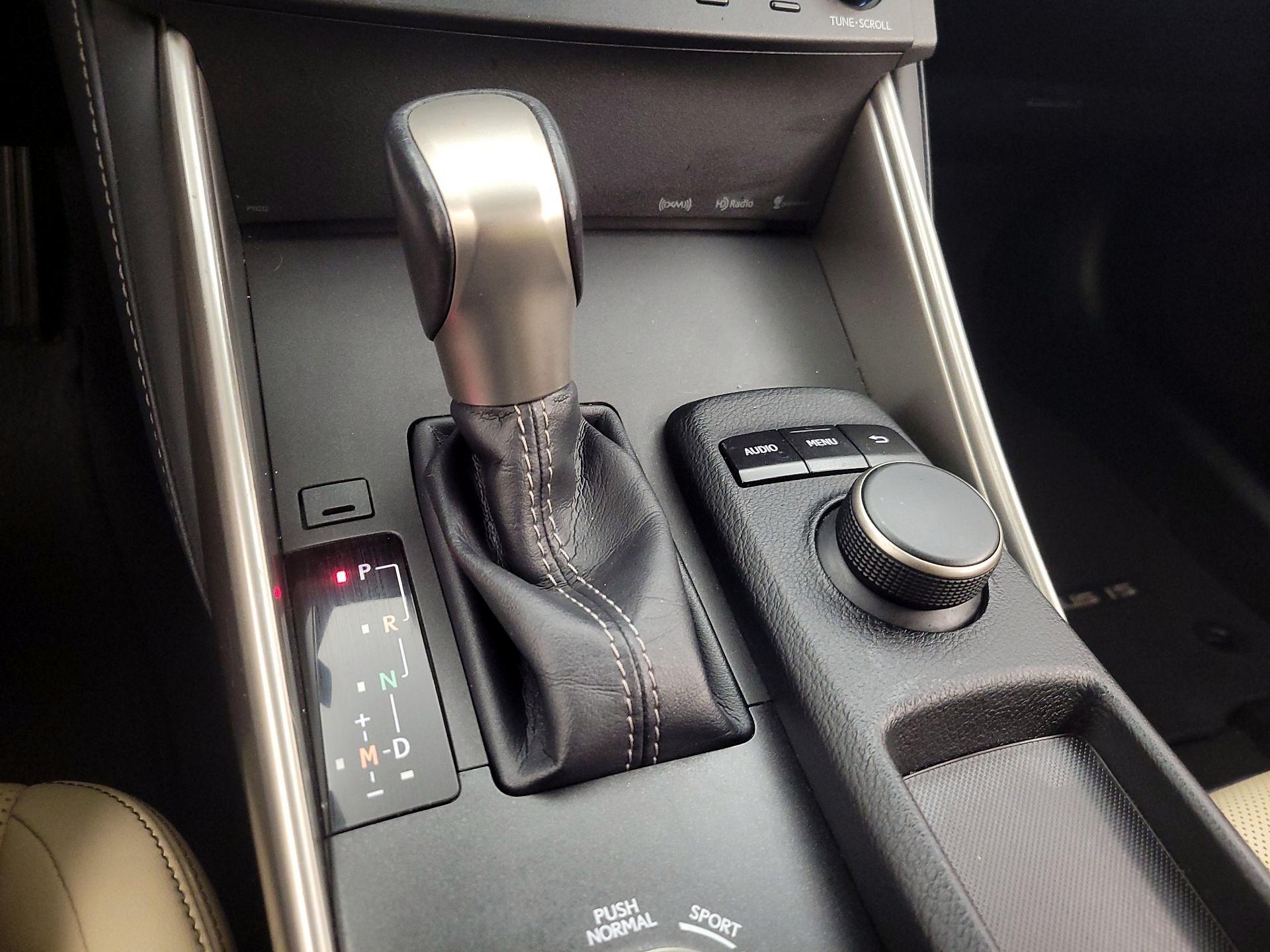 Thumbnail: 2015 Lexus IS - 17