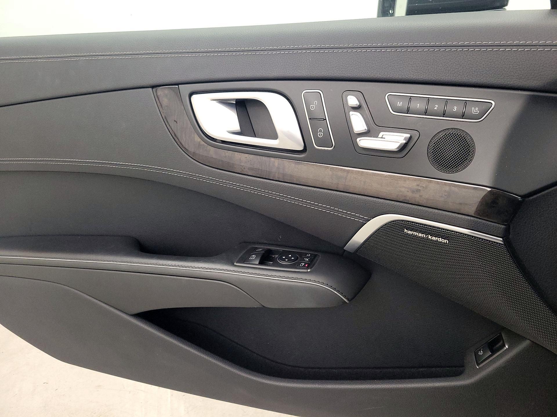 Thumbnail: 2015 Mercedes-Benz SL-Class - 12